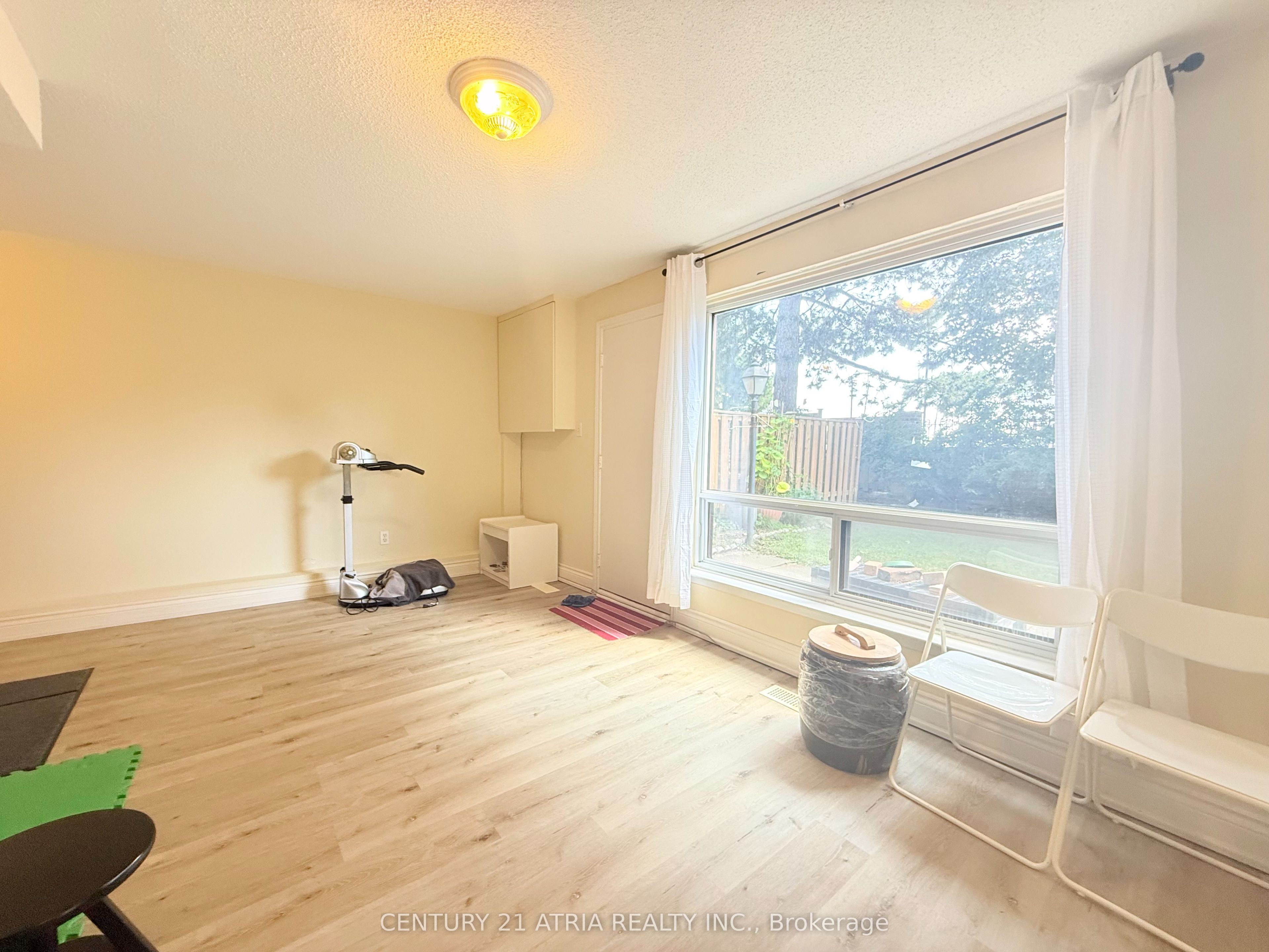 73 Stately Way Property Photo 24