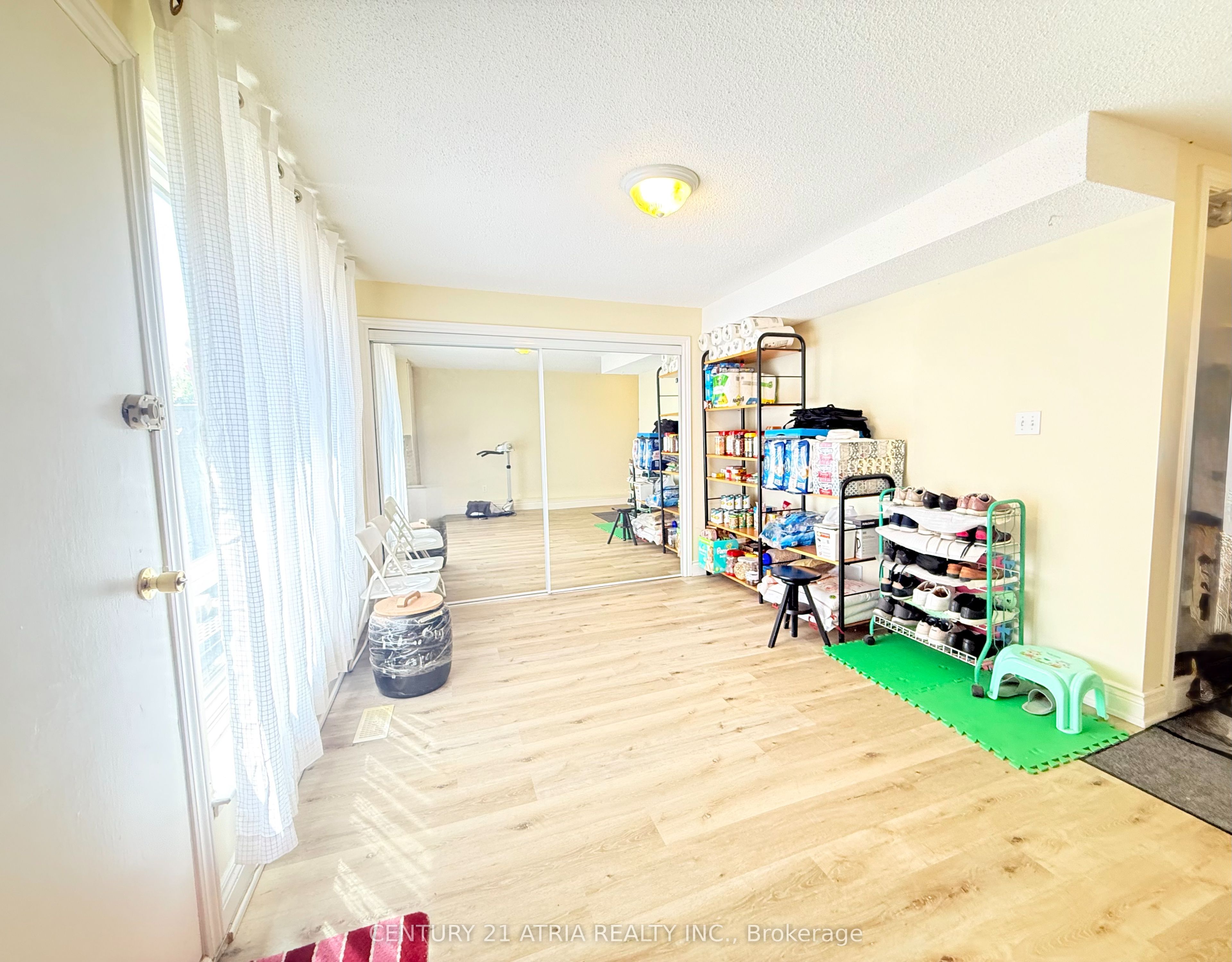 73 Stately Way Property Photo 25