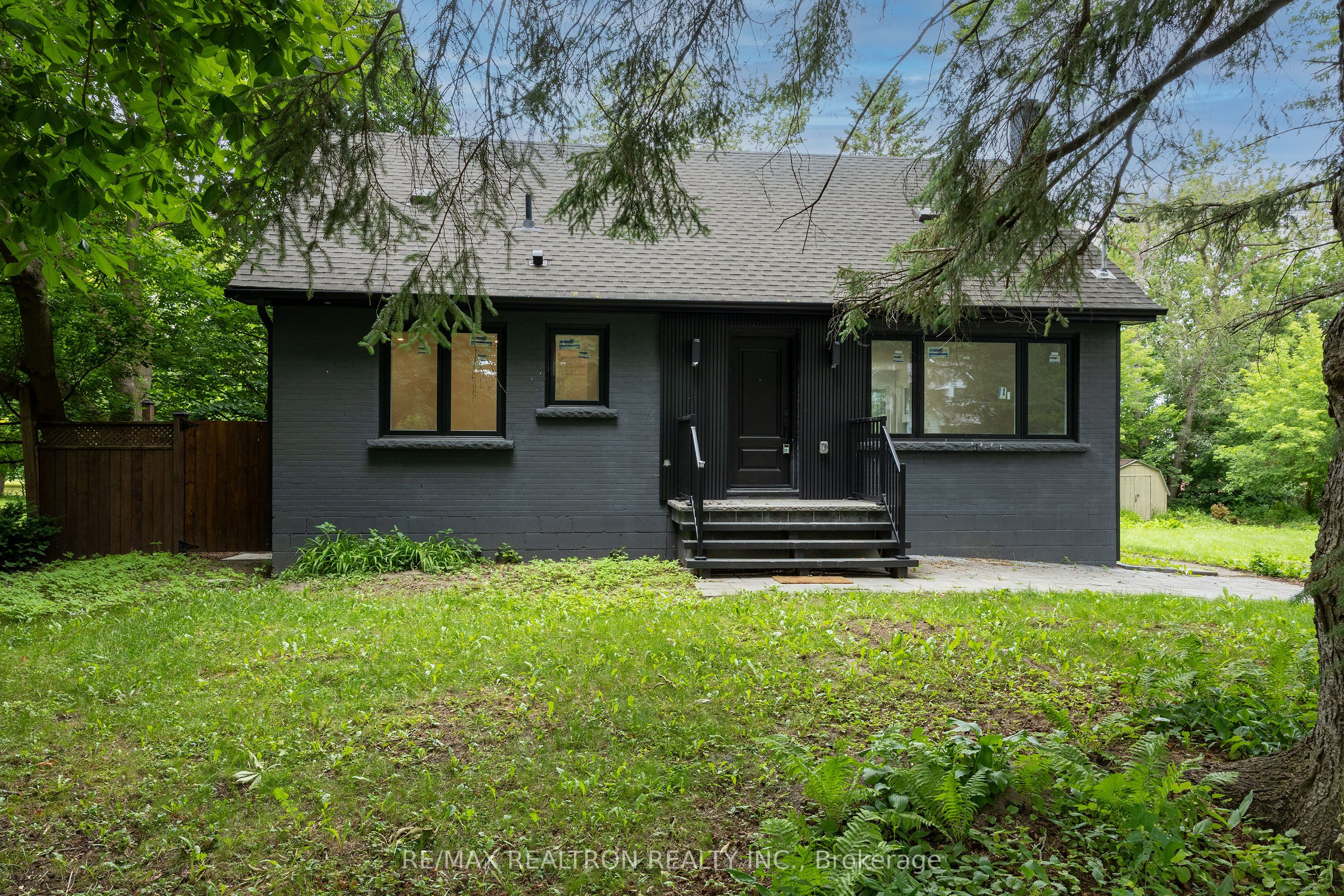 30 Morton Avenue Property Photo 6