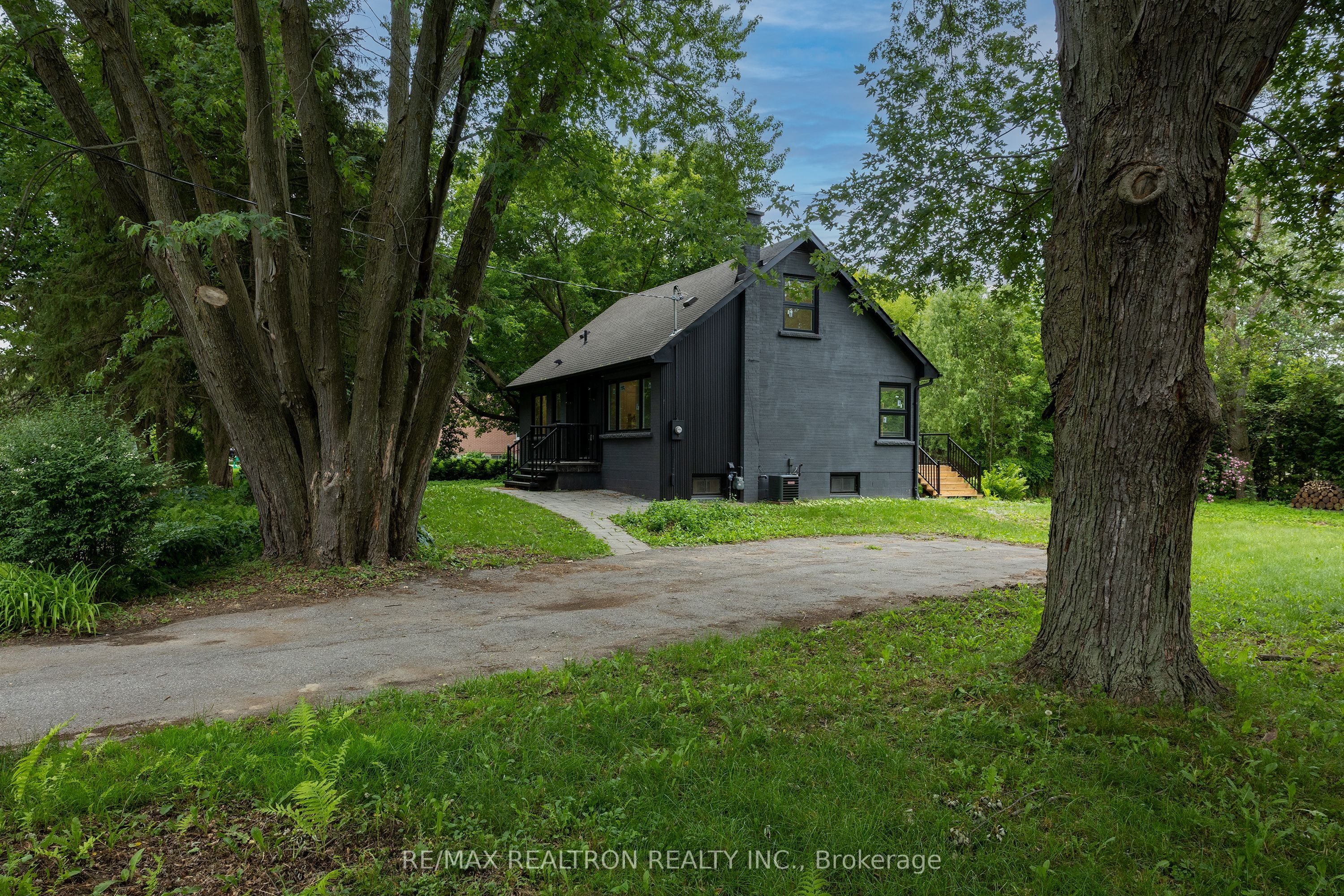 30 Morton Avenue Property Photo 8