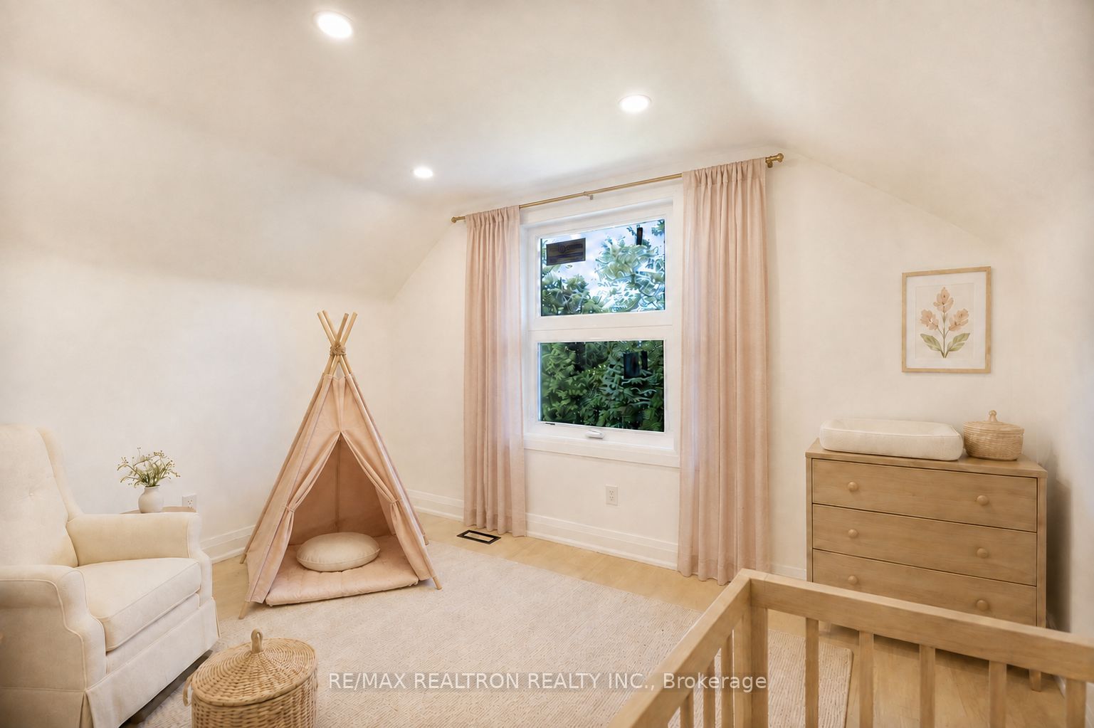 30 Morton Avenue Property Photo 37