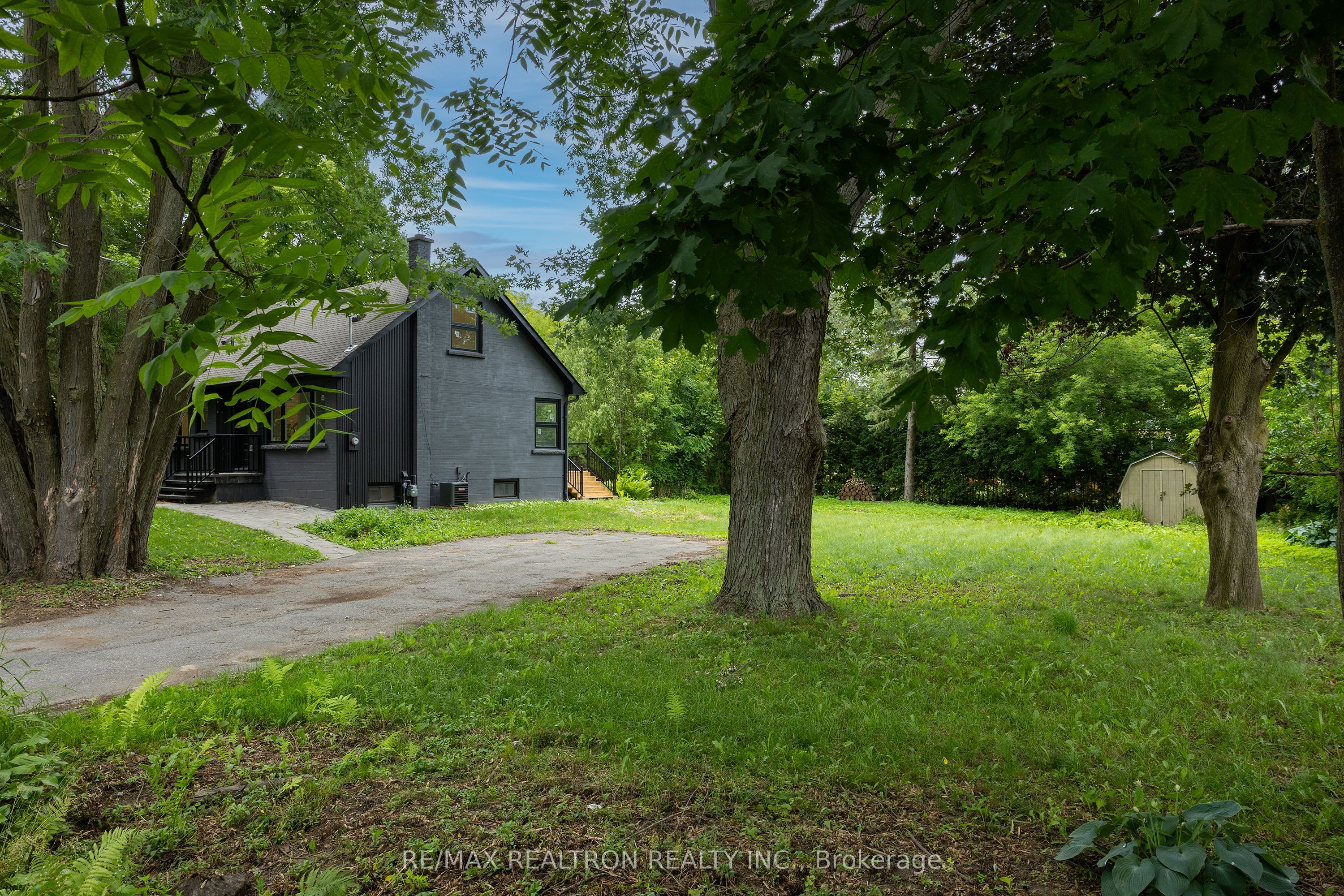 30 Morton Avenue Property Photo 46