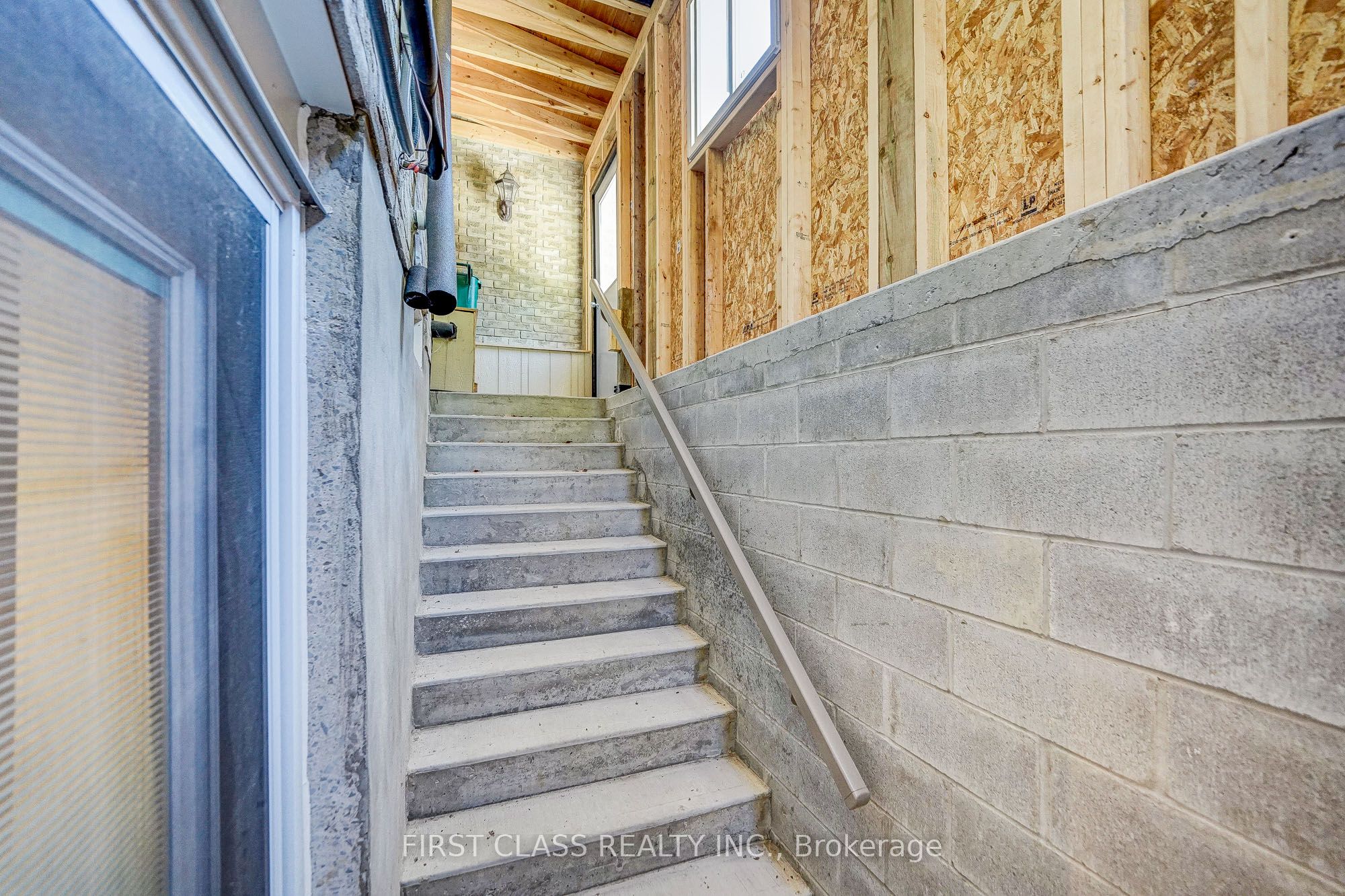 1905 Webster Boulevard Bsmt Property Photo 6