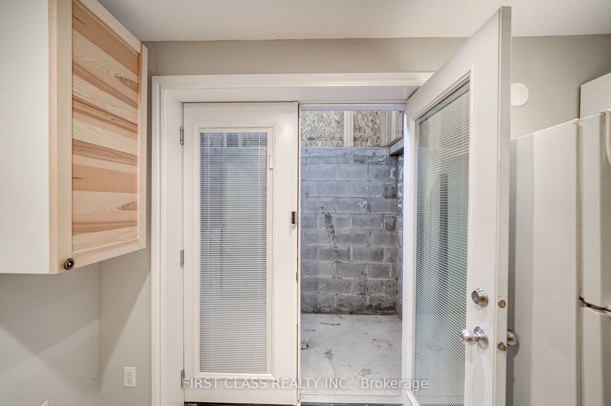 1905 Webster Boulevard Bsmt Property Photo 7