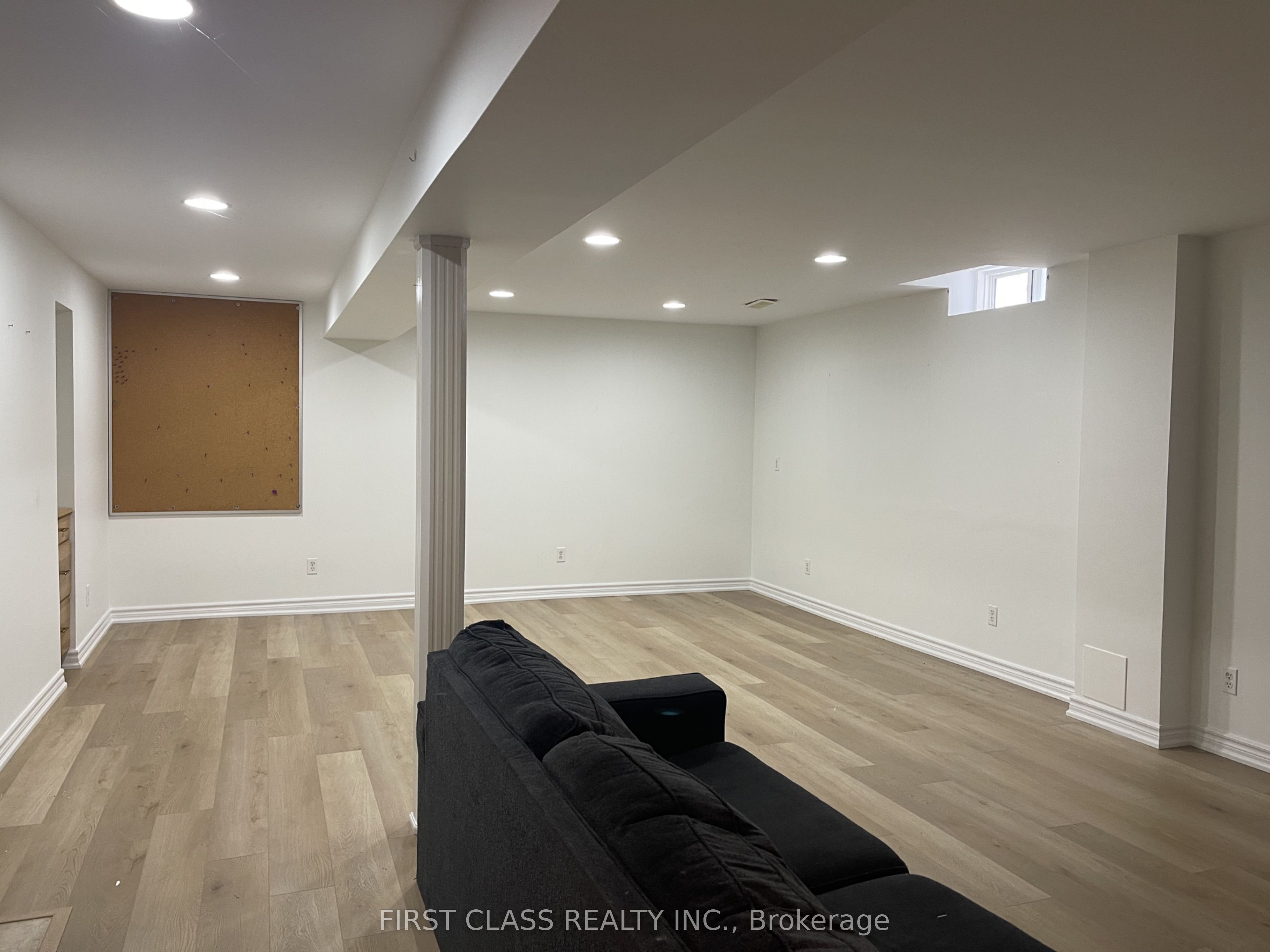 1905 Webster Boulevard Bsmt Property Photo 10