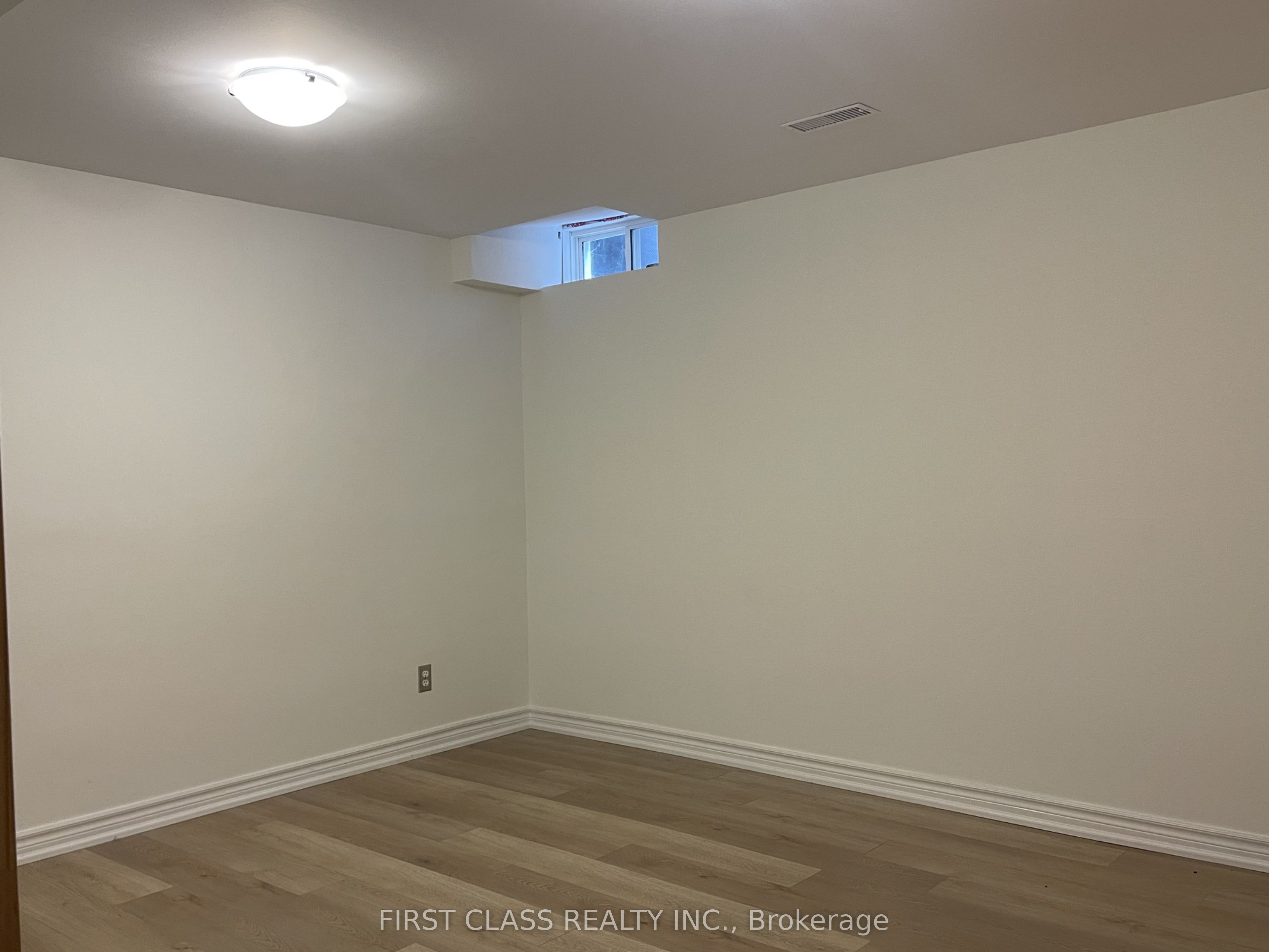 1905 Webster Boulevard Bsmt Property Photo 12