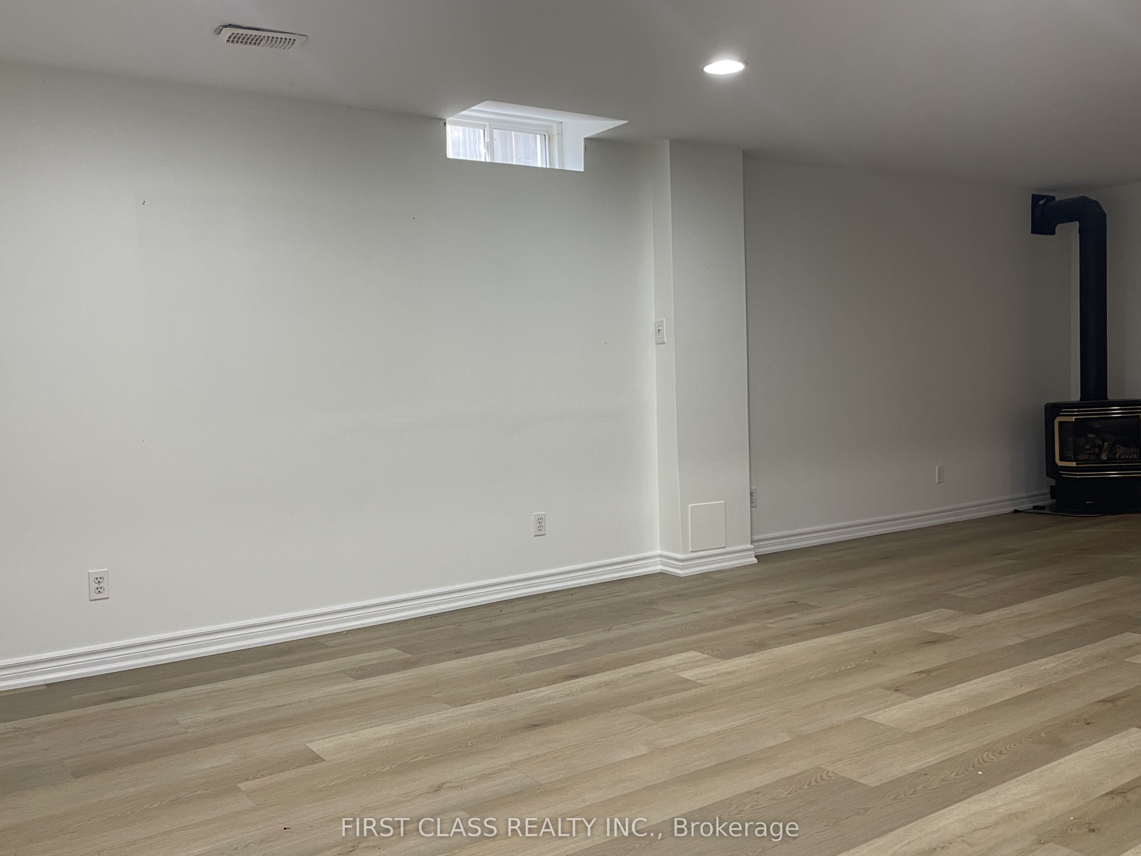 1905 Webster Boulevard Bsmt Property Photo 13