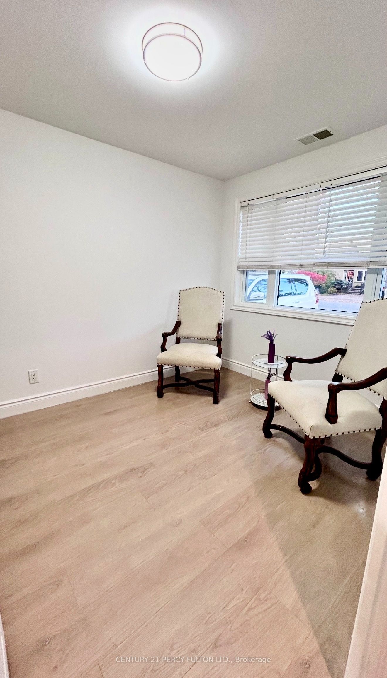 242 Simcoe Avenue Property Photo 6