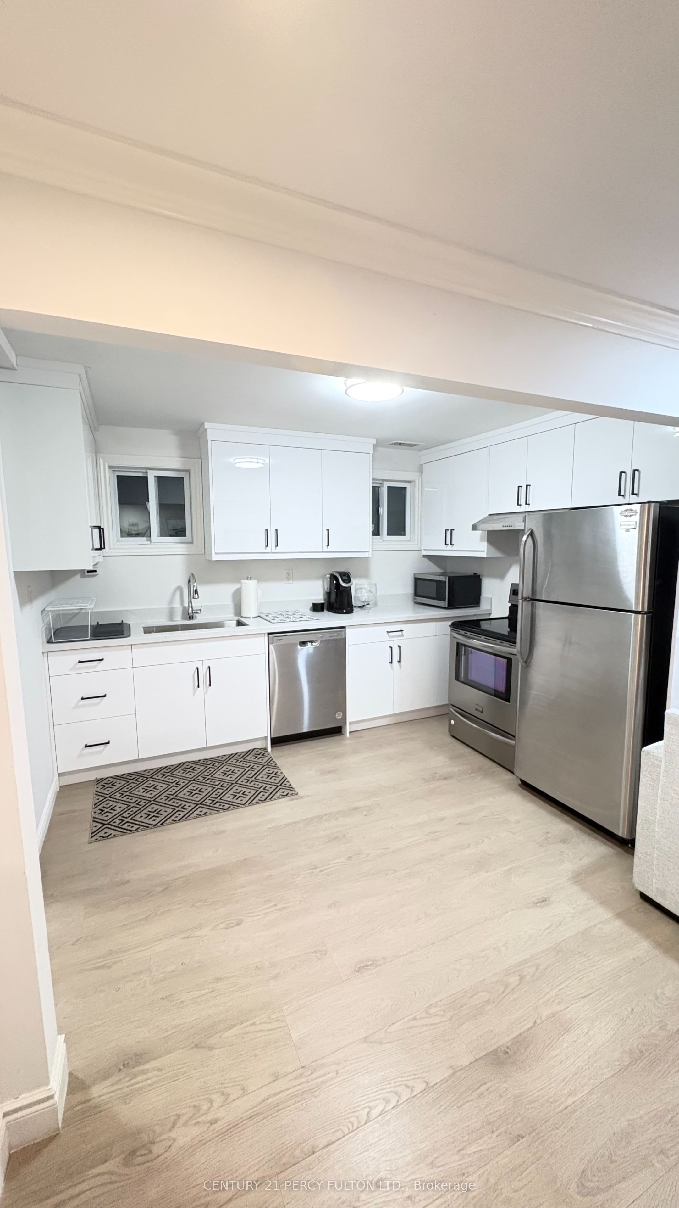 242 Simcoe Avenue Property Photo 8