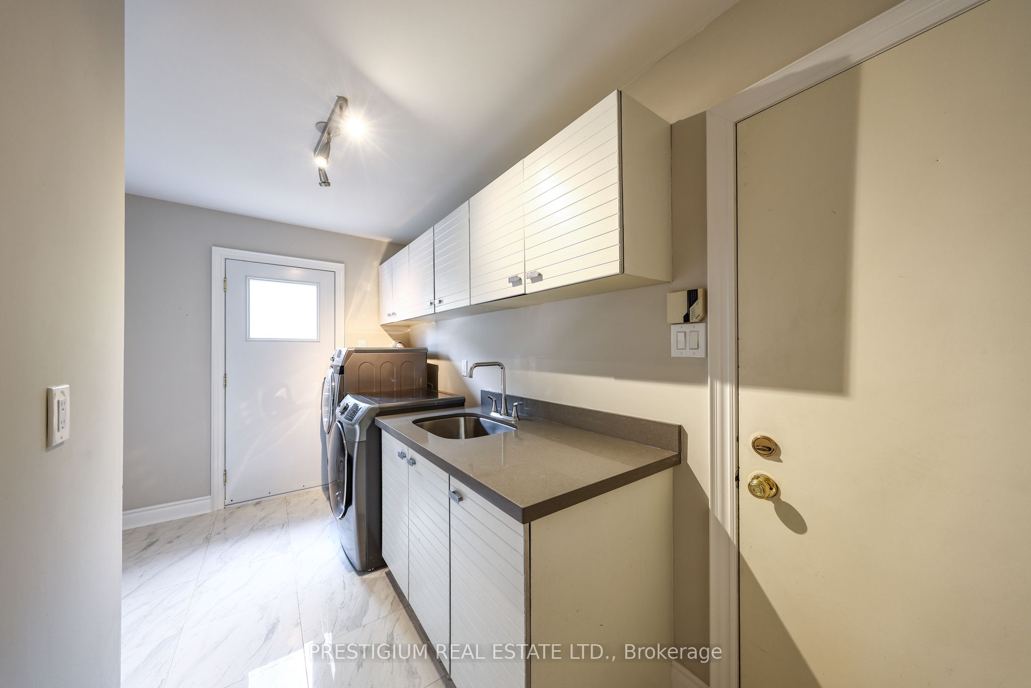 61 Addington Square Property Photo 30