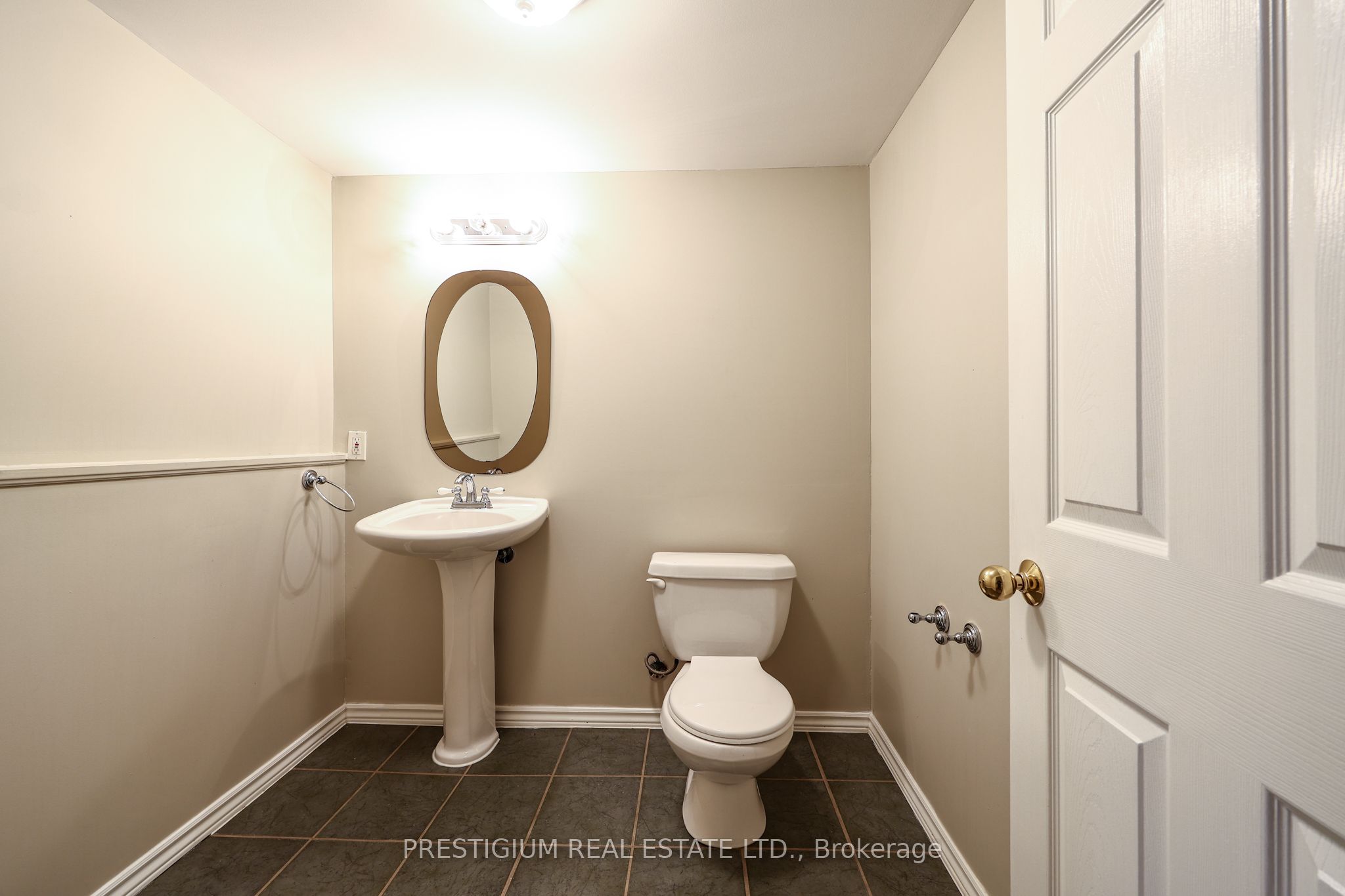 61 Addington Square Property Photo 35