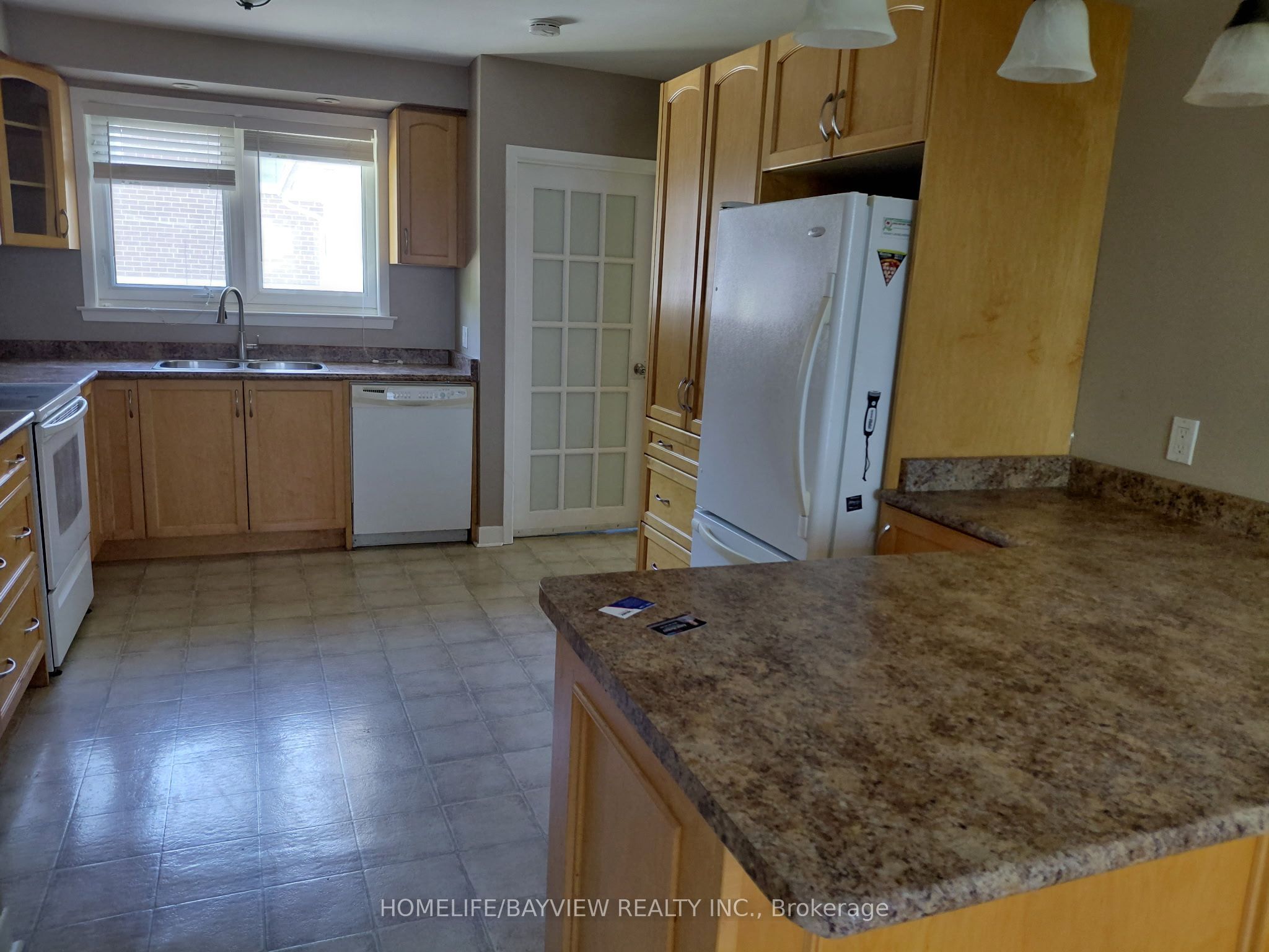 303 Millard(main Level) Avenue Property Photo 7