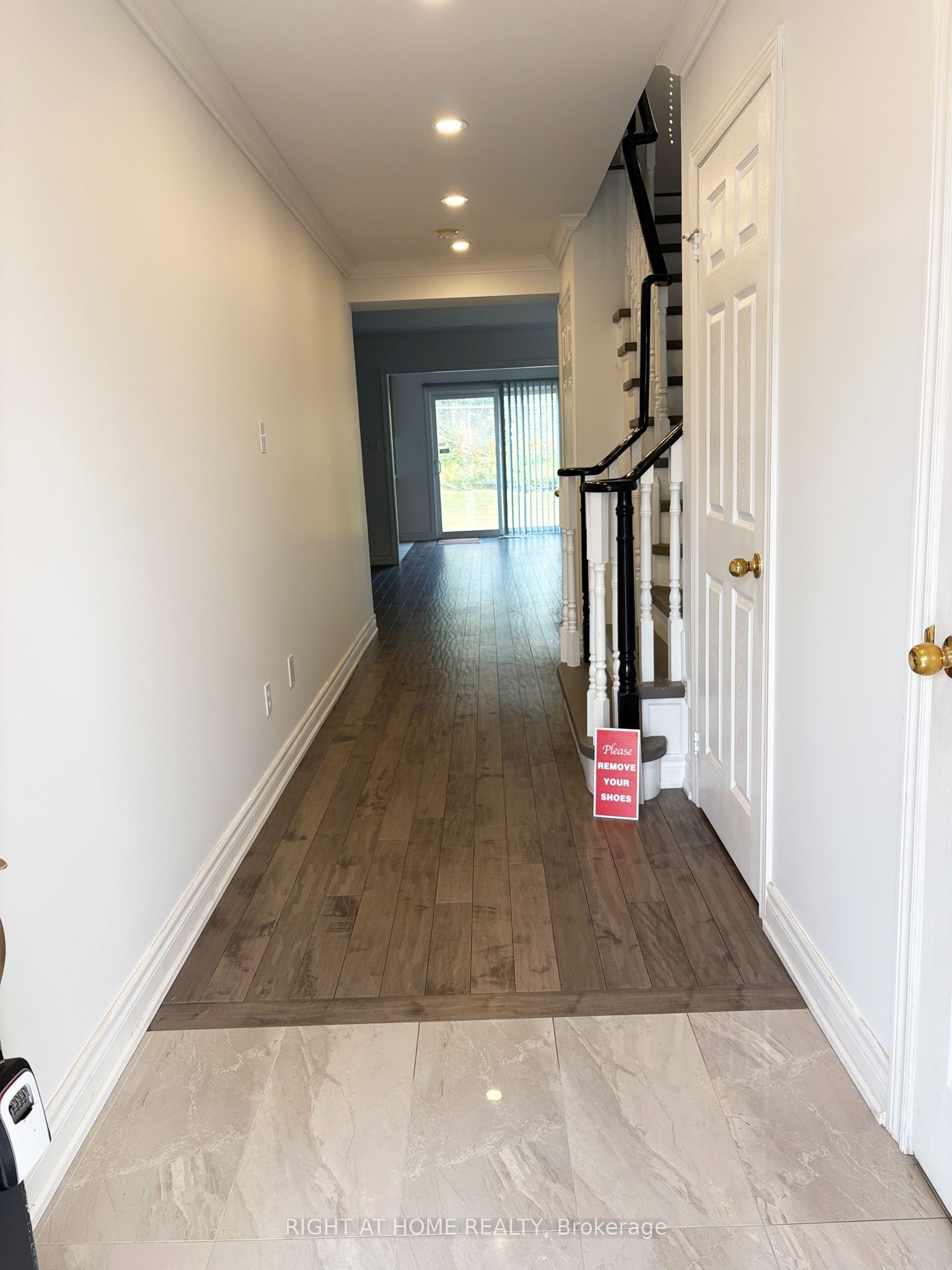 737 Caboto Trail Property Photo 5