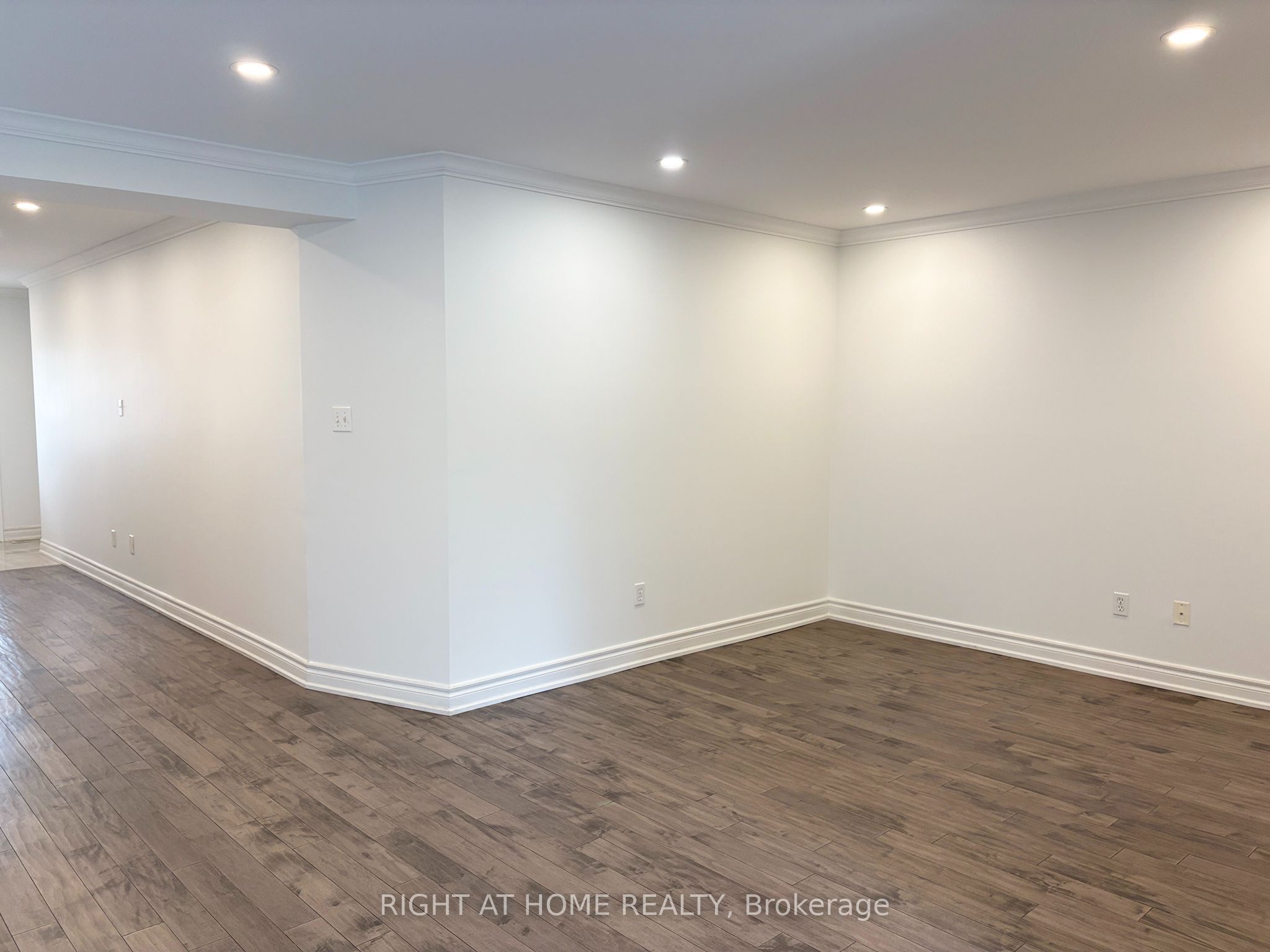 737 Caboto Trail Property Photo 8
