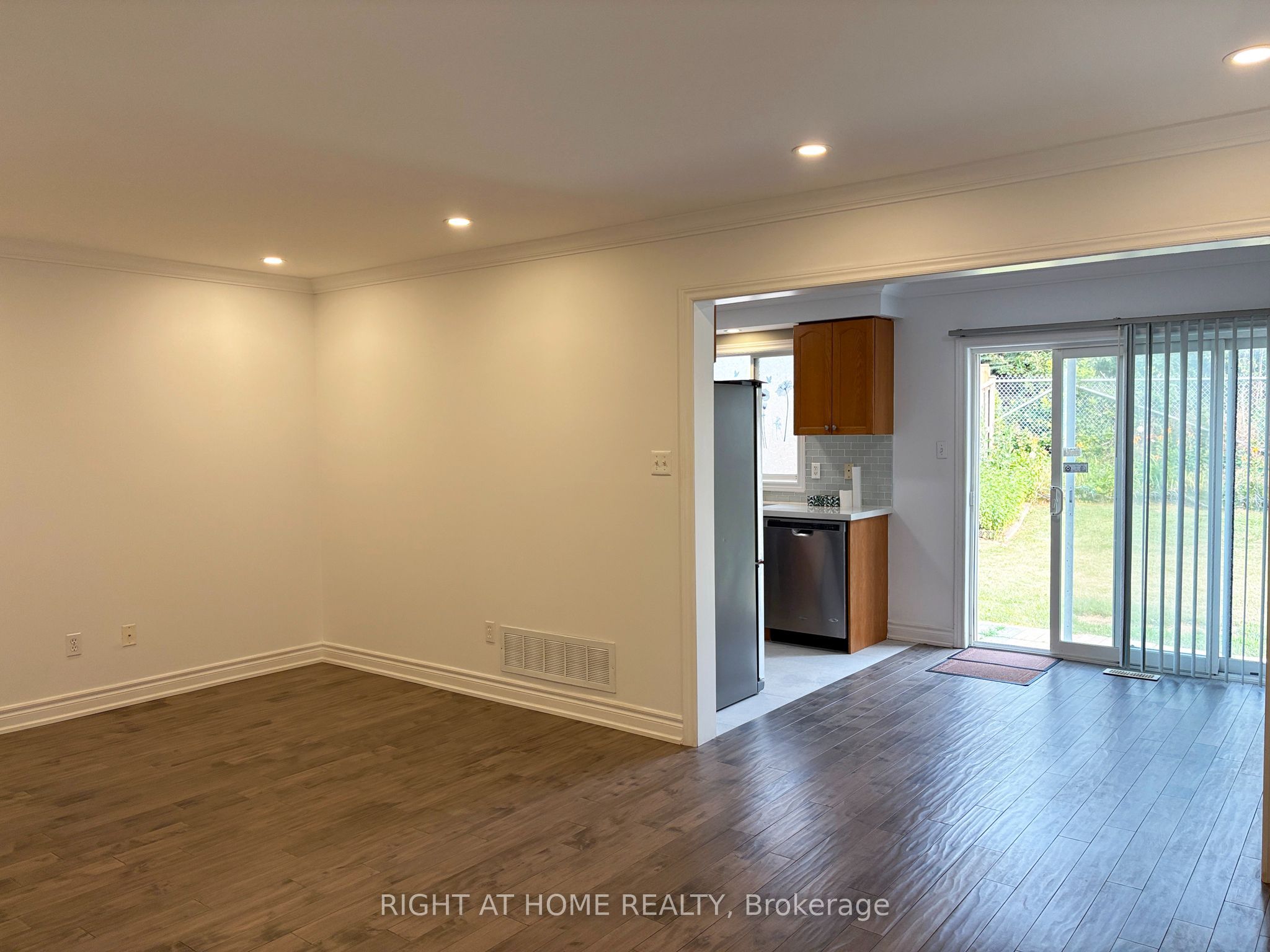 737 Caboto Trail Property Photo 9