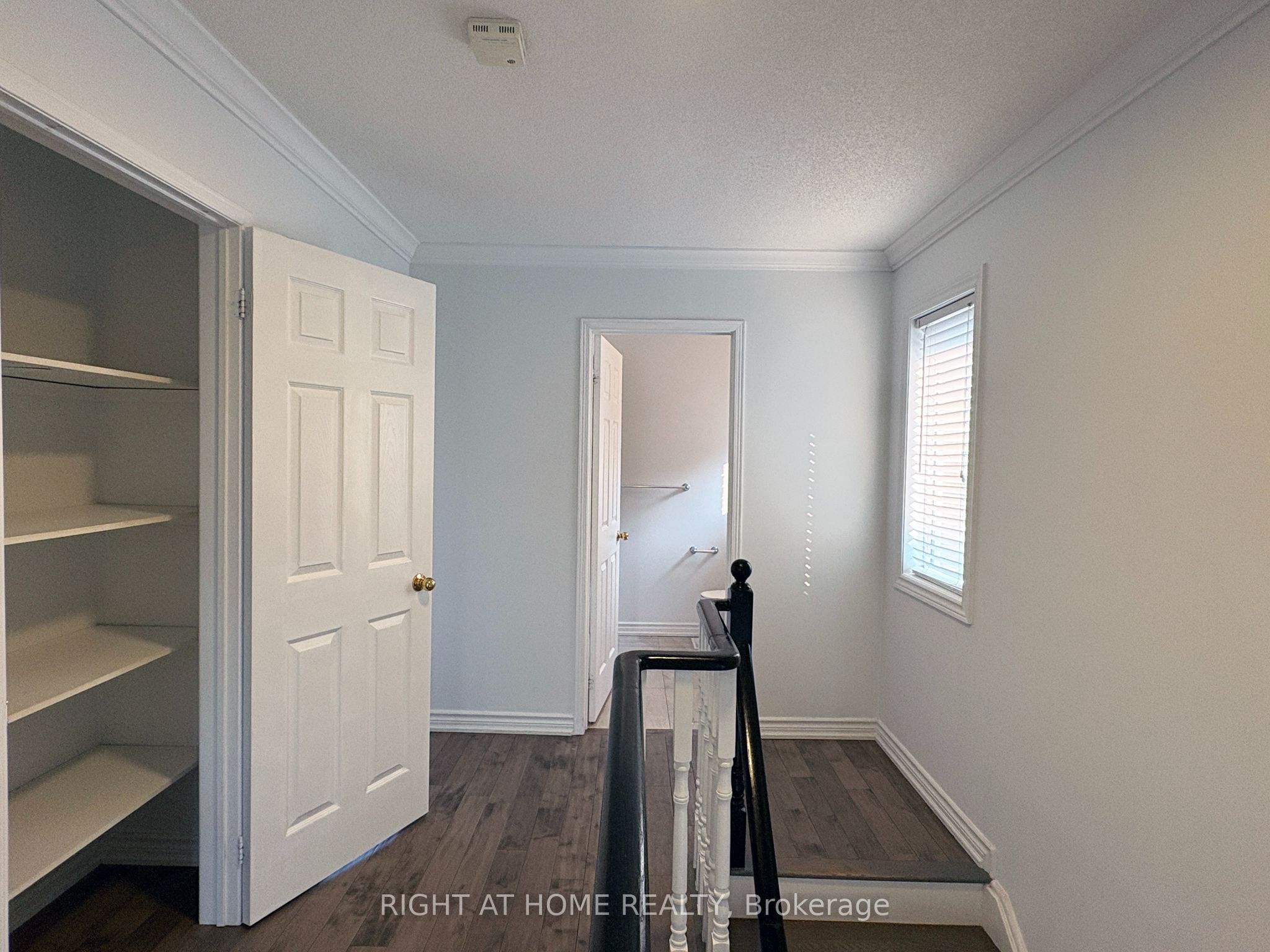 737 Caboto Trail Property Photo 15