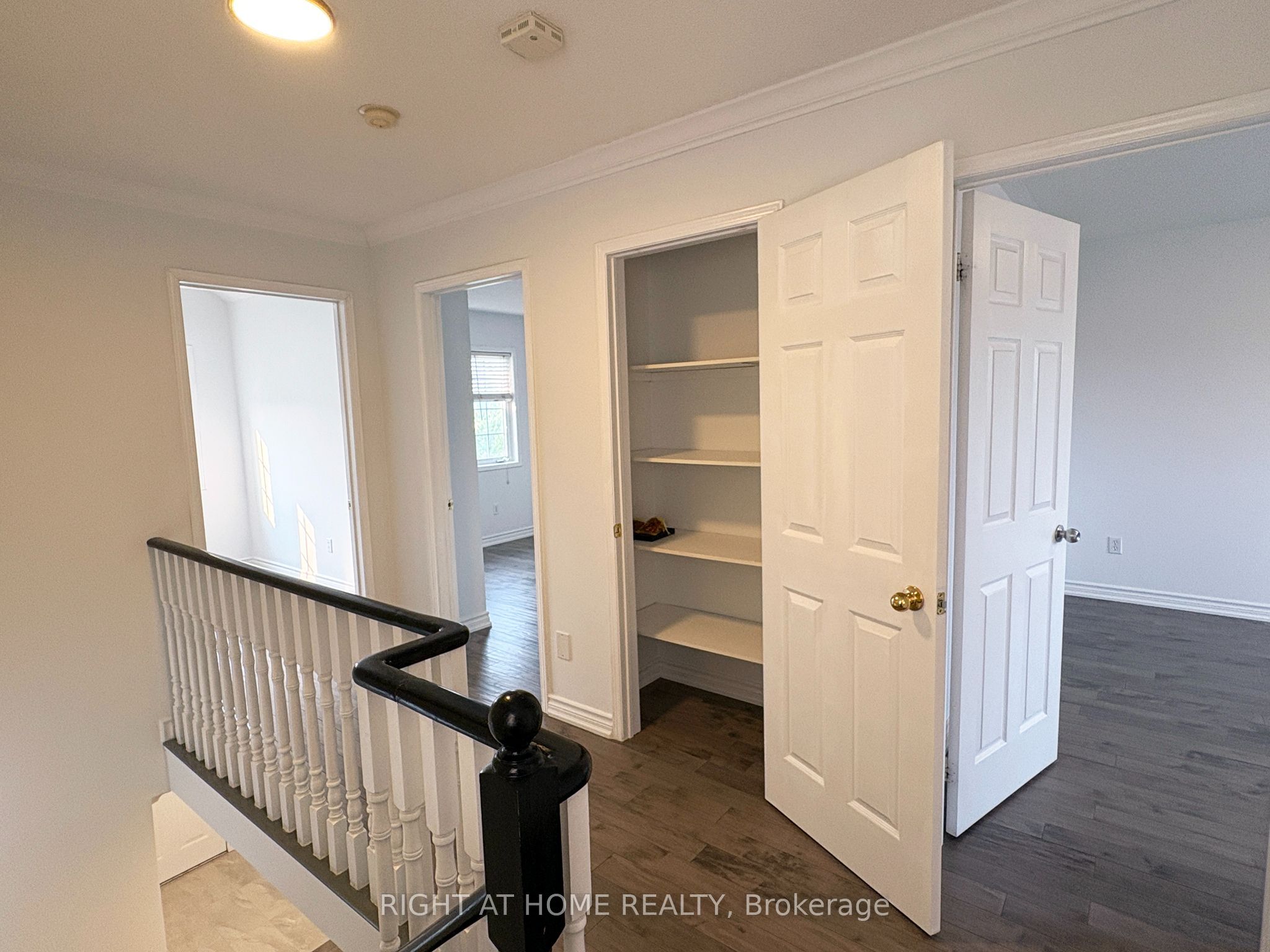 737 Caboto Trail Property Photo 16