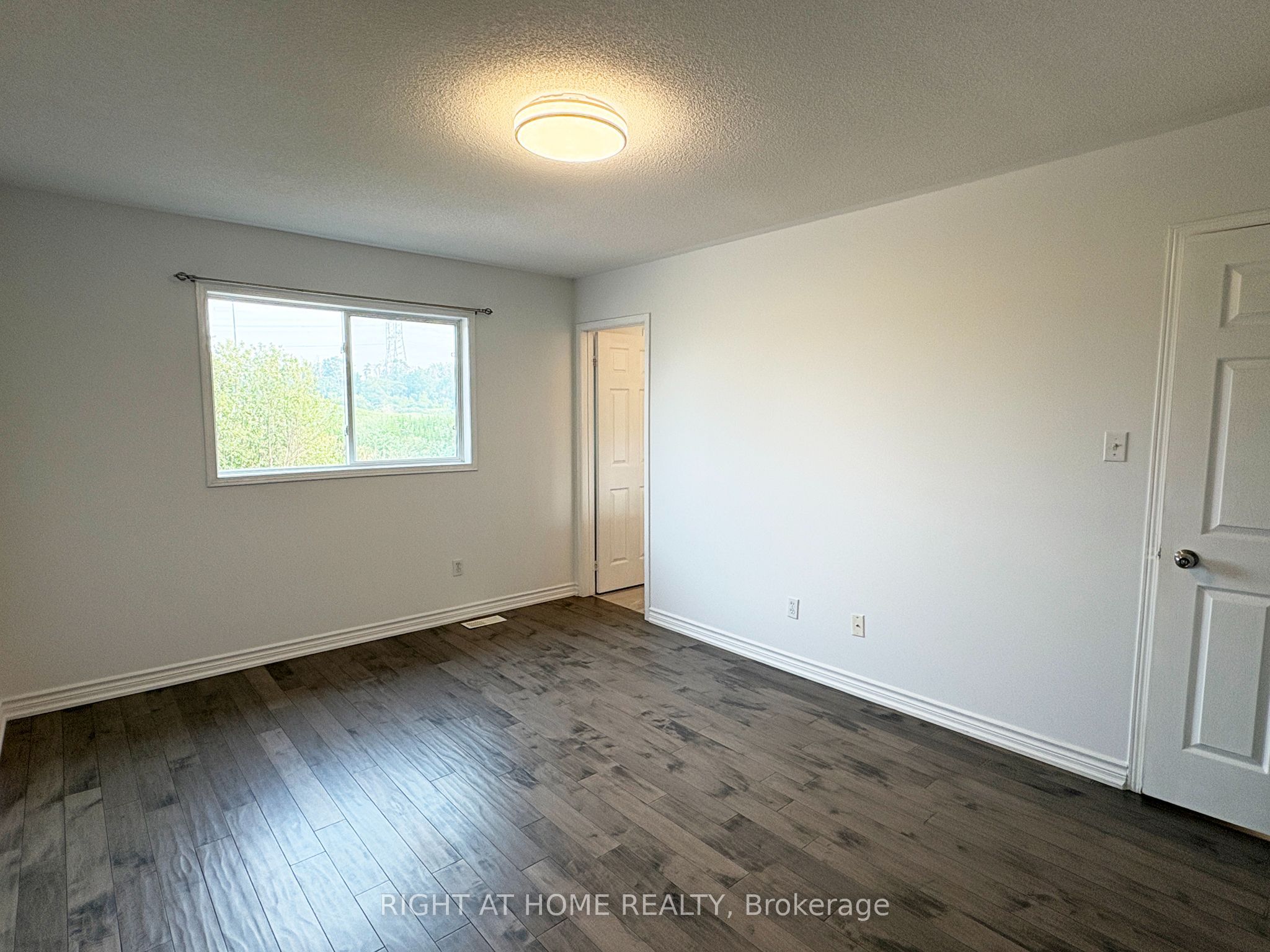737 Caboto Trail Property Photo 19