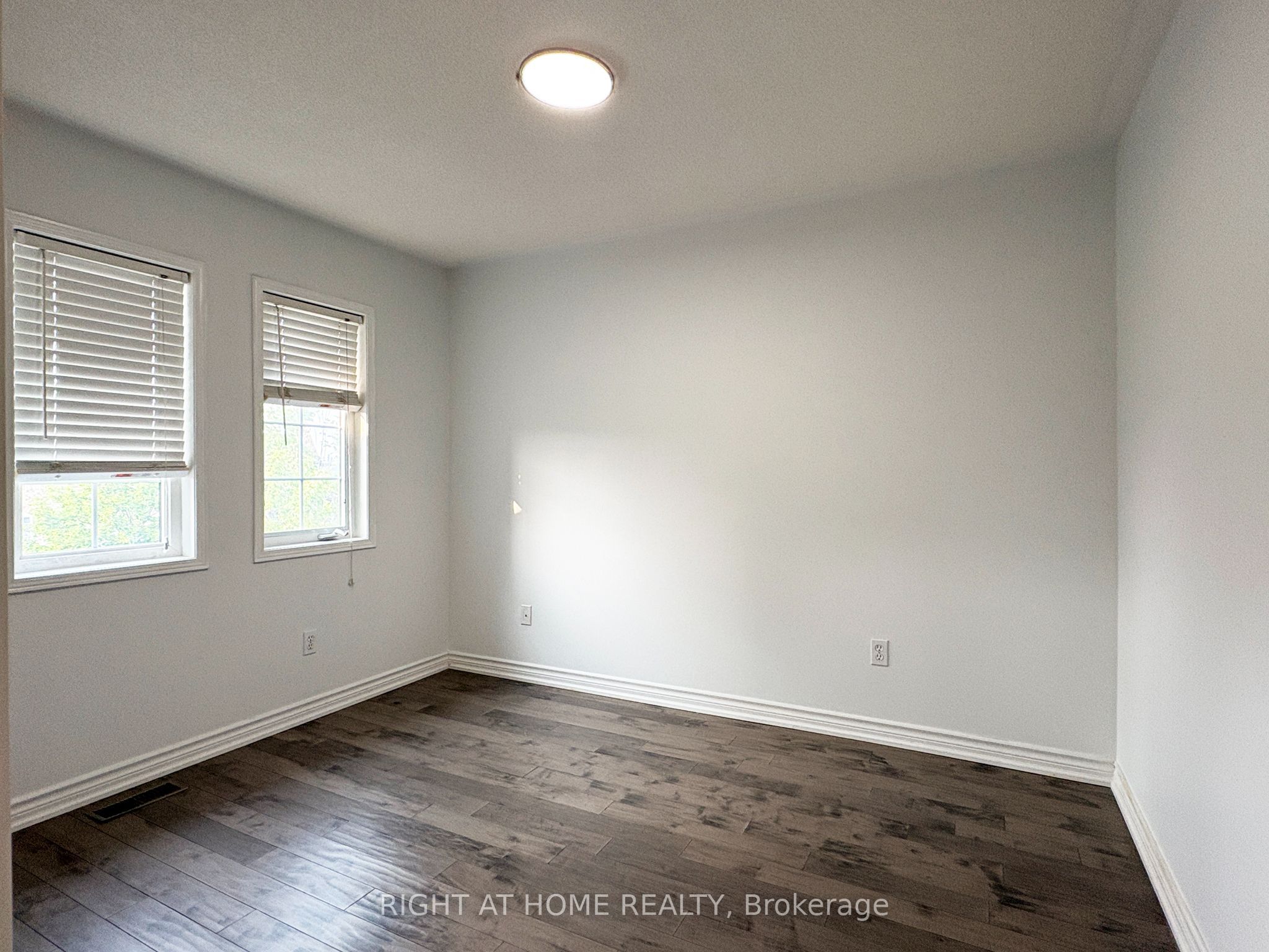 737 Caboto Trail Property Photo 22