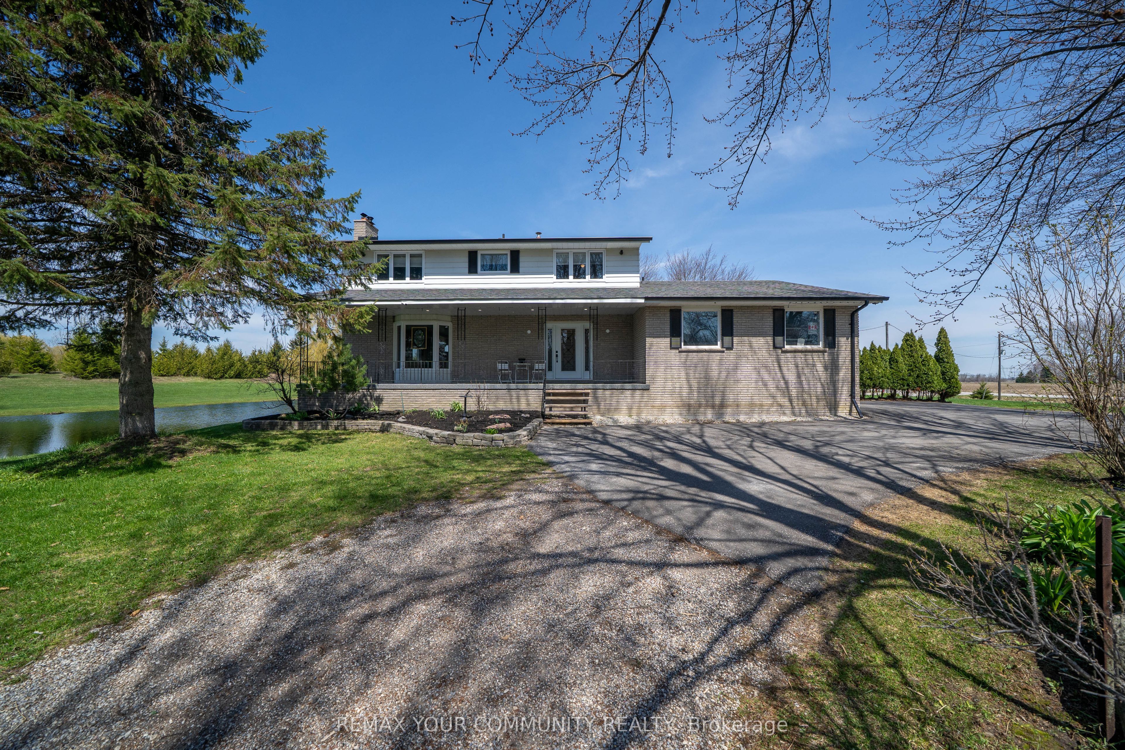 3252 15th Side Road Property Photo 3