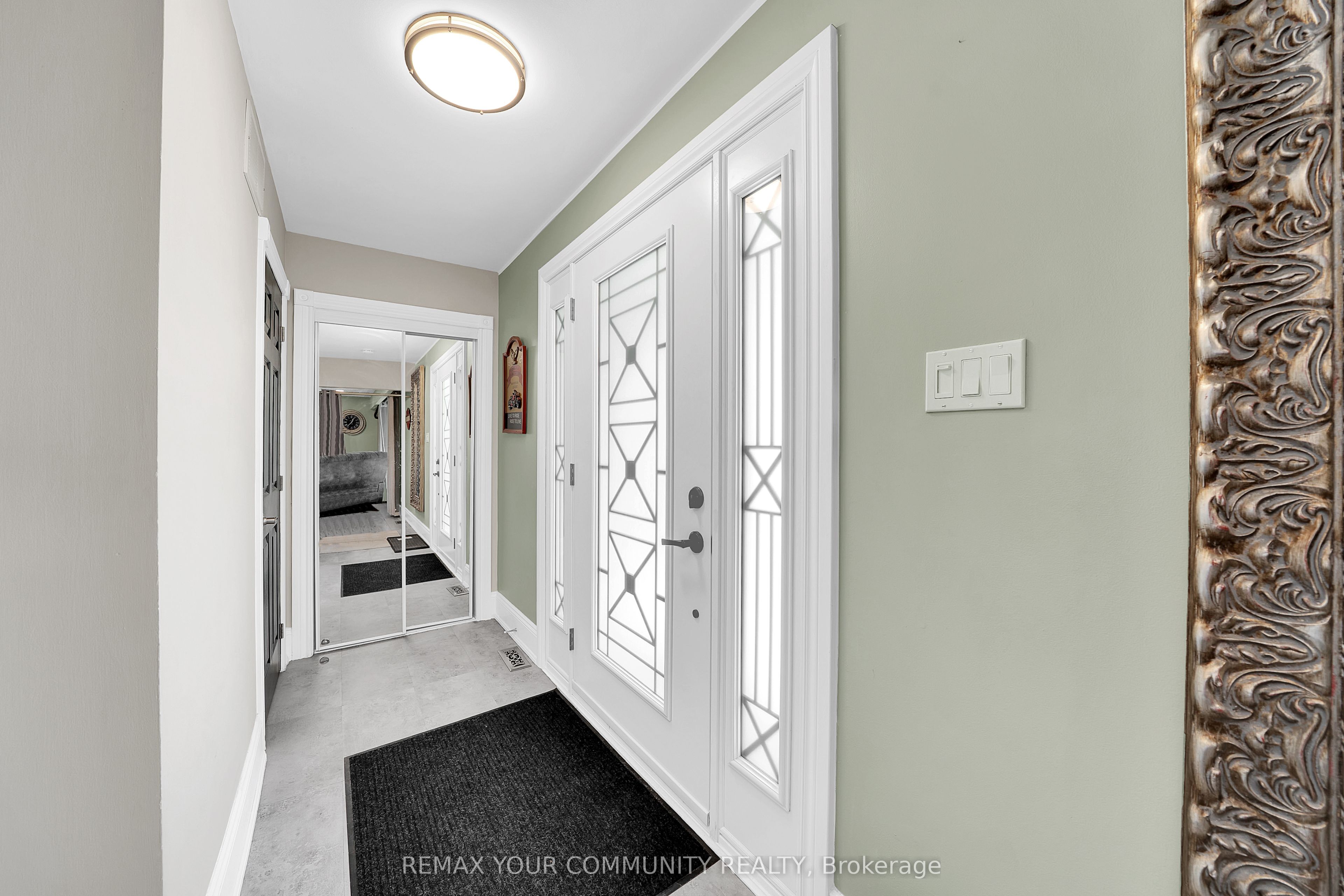 3252 15th Side Road Property Photo 7