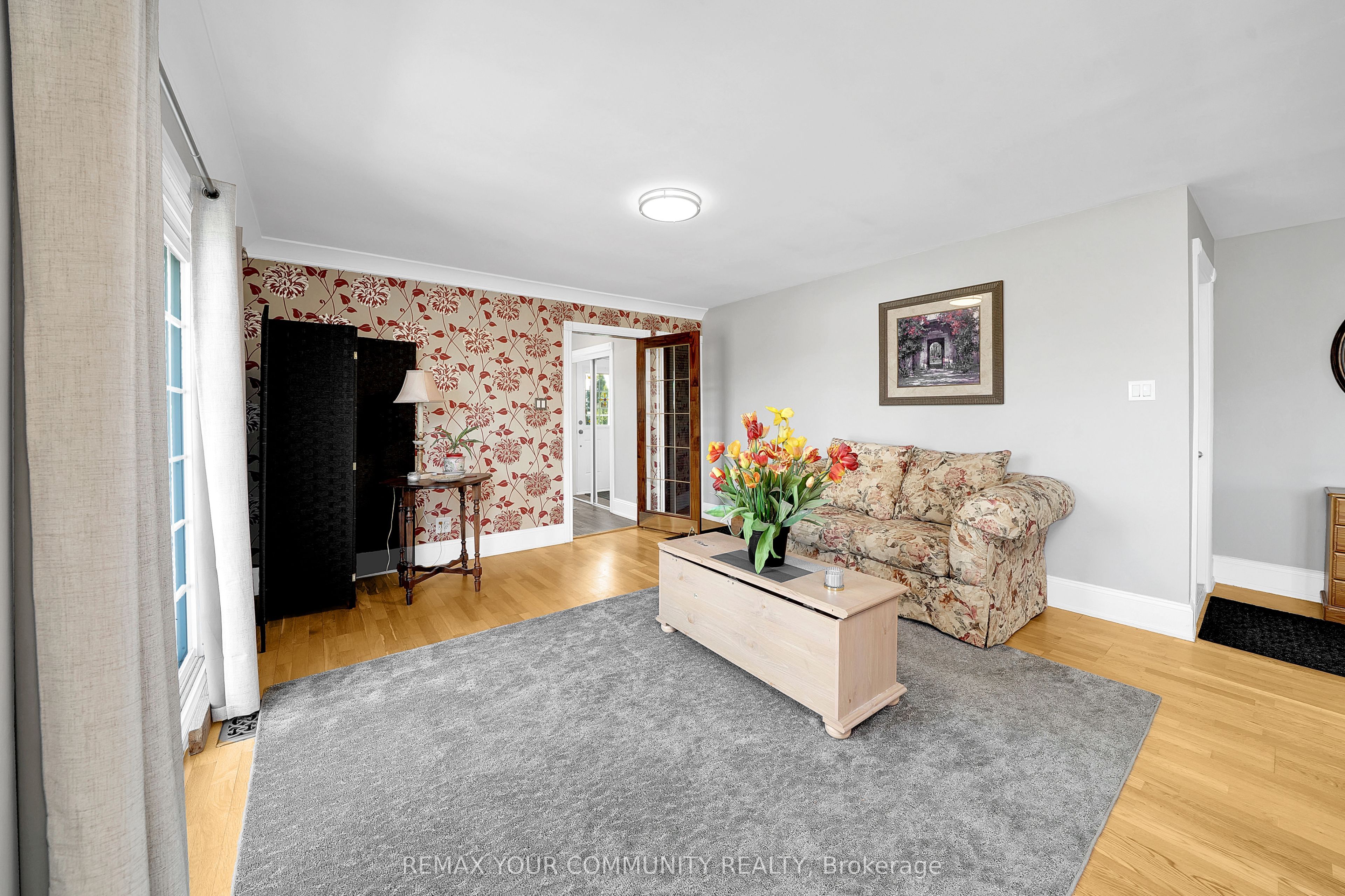 3252 15th Side Road Property Photo 12