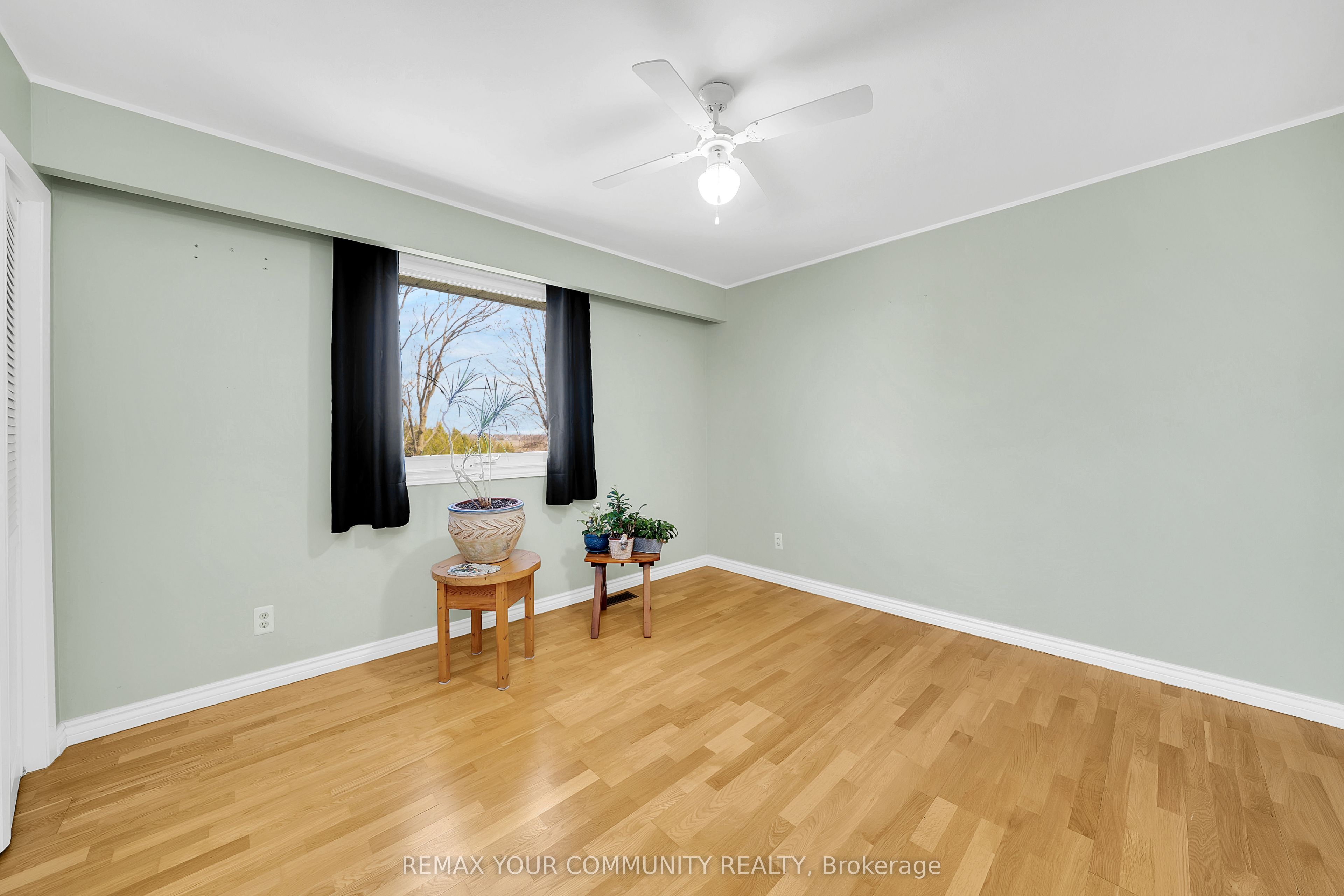 3252 15th Side Road Property Photo 25