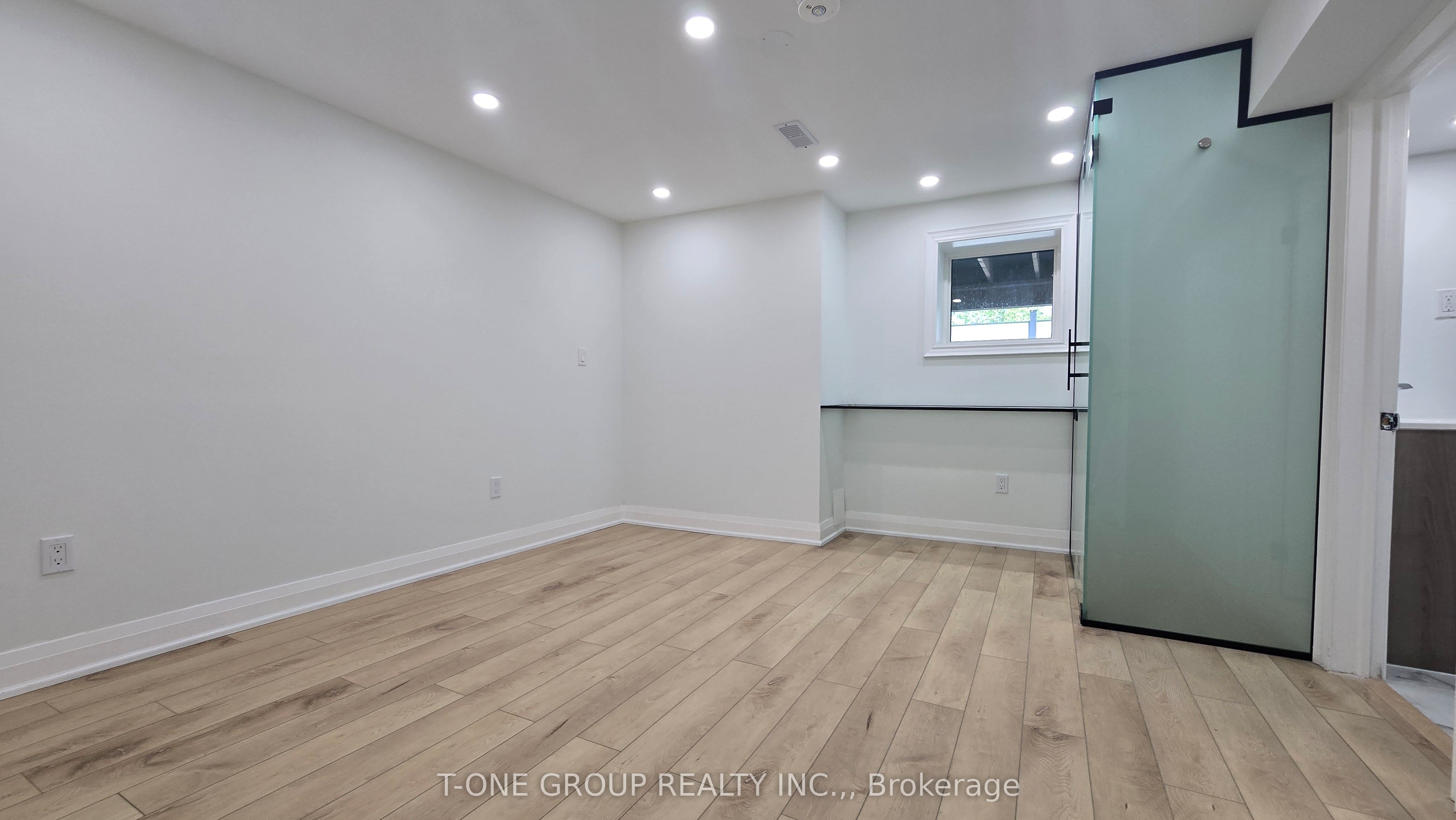 13 Eberly Woods Drive Bsmt A Property Photo 7