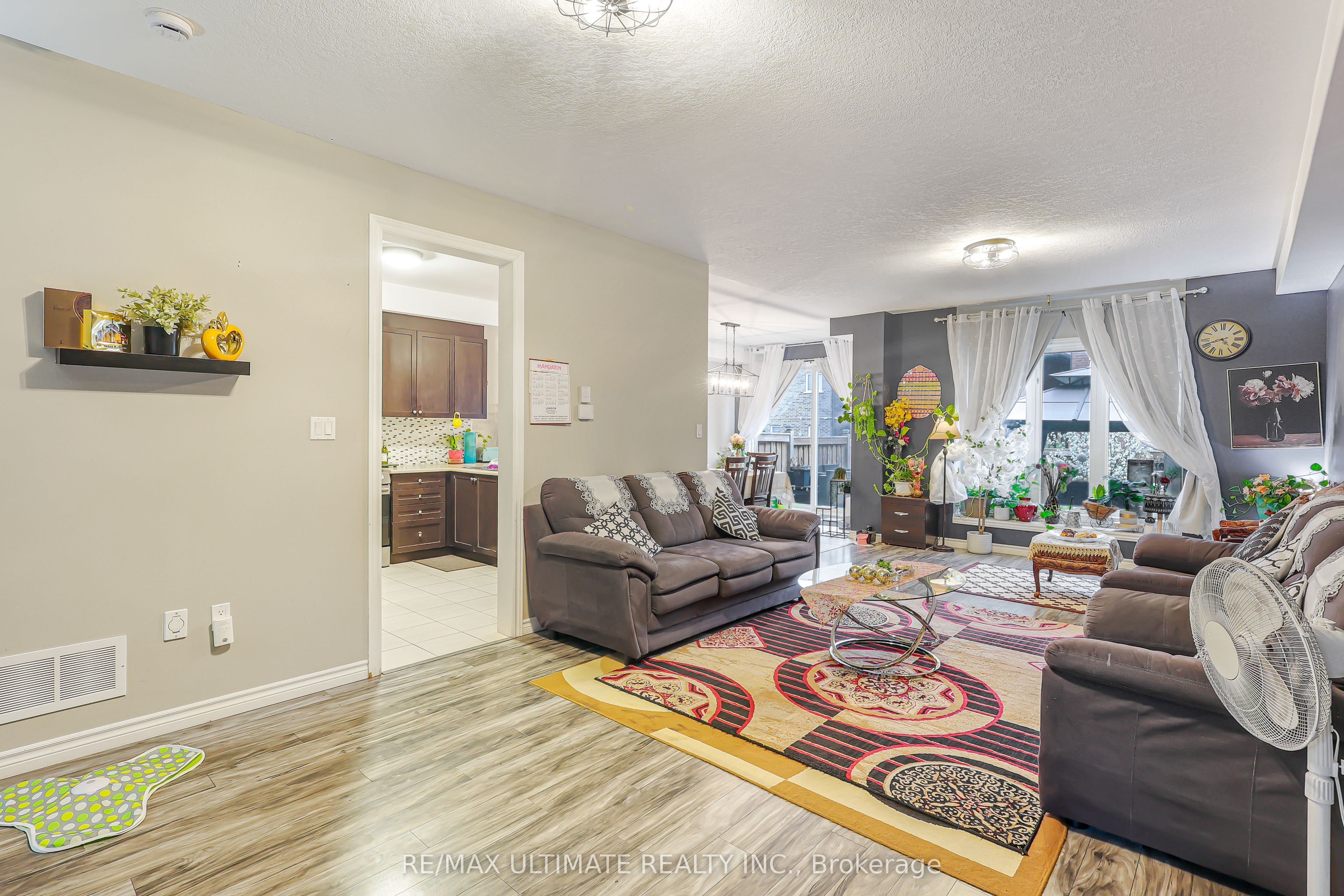 42 Walker Boulevard Property Photo 7