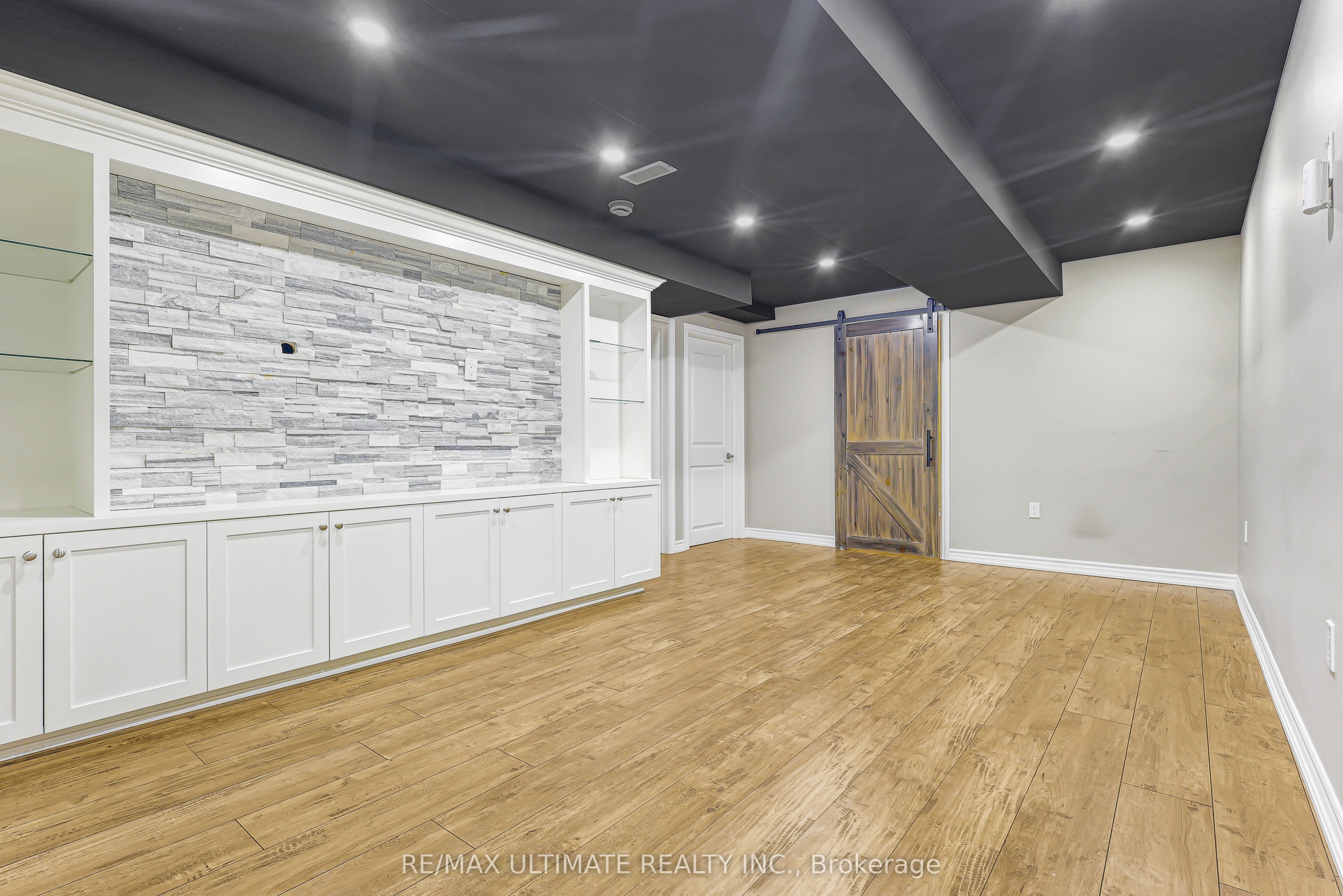 42 Walker Boulevard Property Photo 31