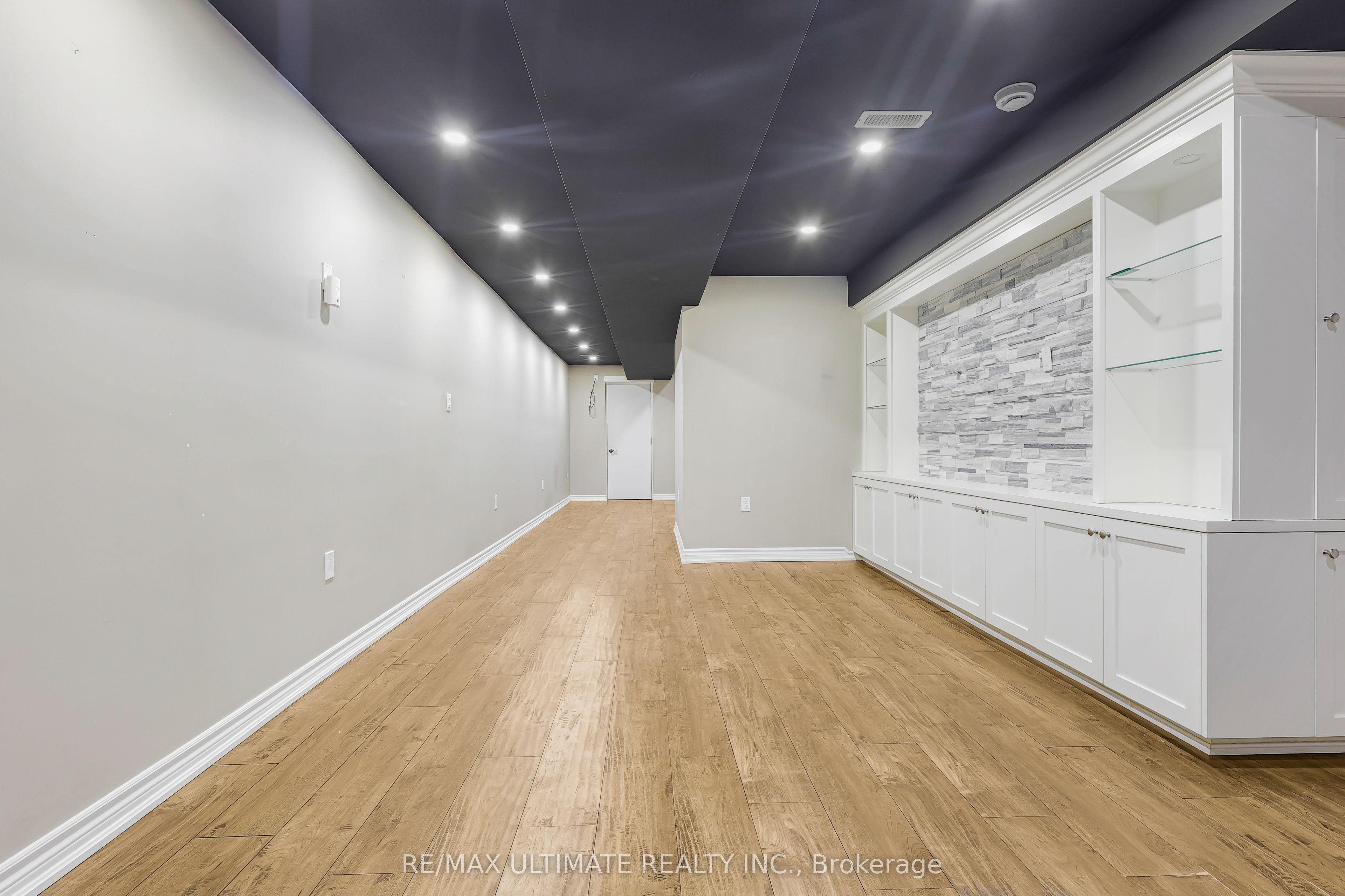 42 Walker Boulevard Property Photo 32