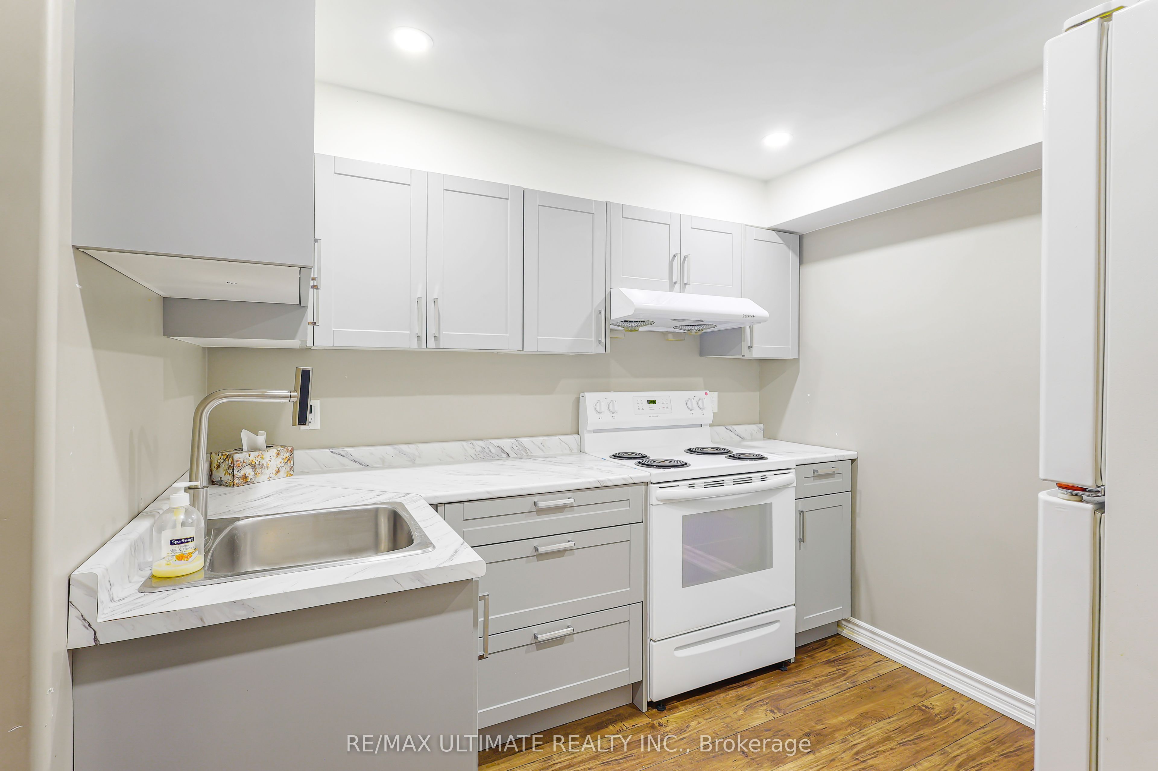 42 Walker Boulevard Property Photo 34