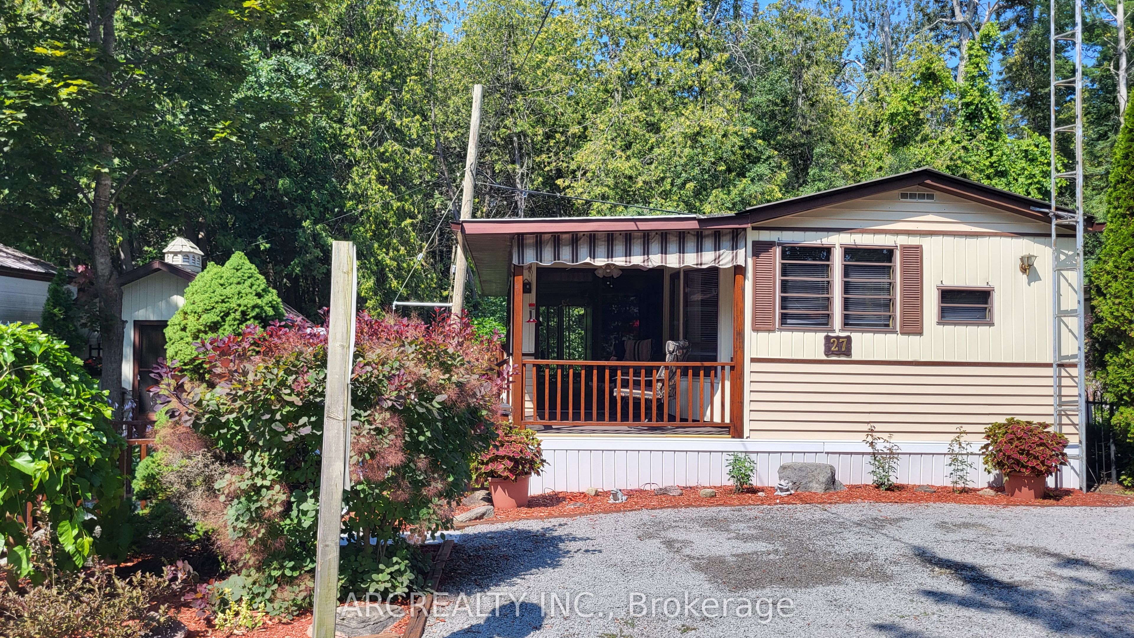 27 Horseshoe Circle Property Photo 3