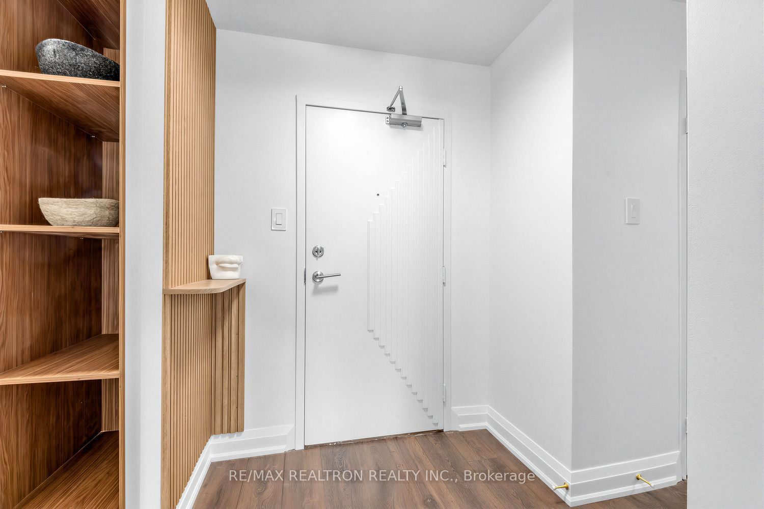 1 Royal Orchard Boulevard 211 Property Photo 3