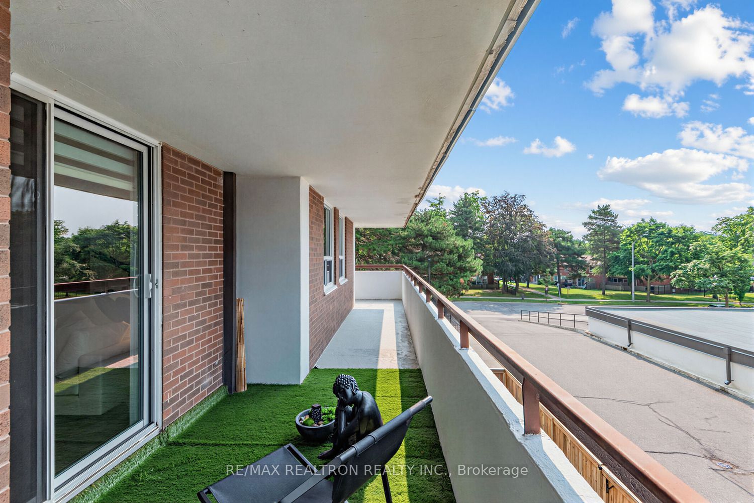 1 Royal Orchard Boulevard 211 Property Photo 19