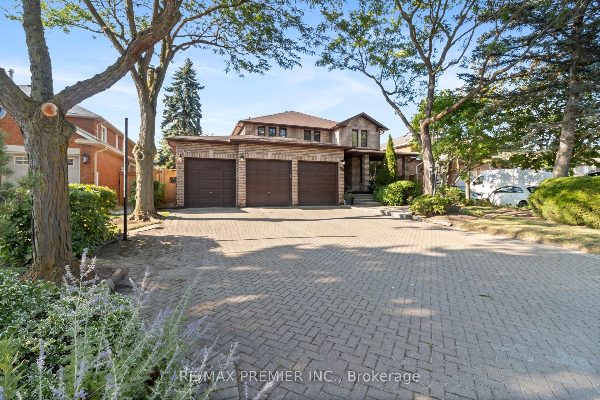 85 Calgary Gardens Property Photo 1