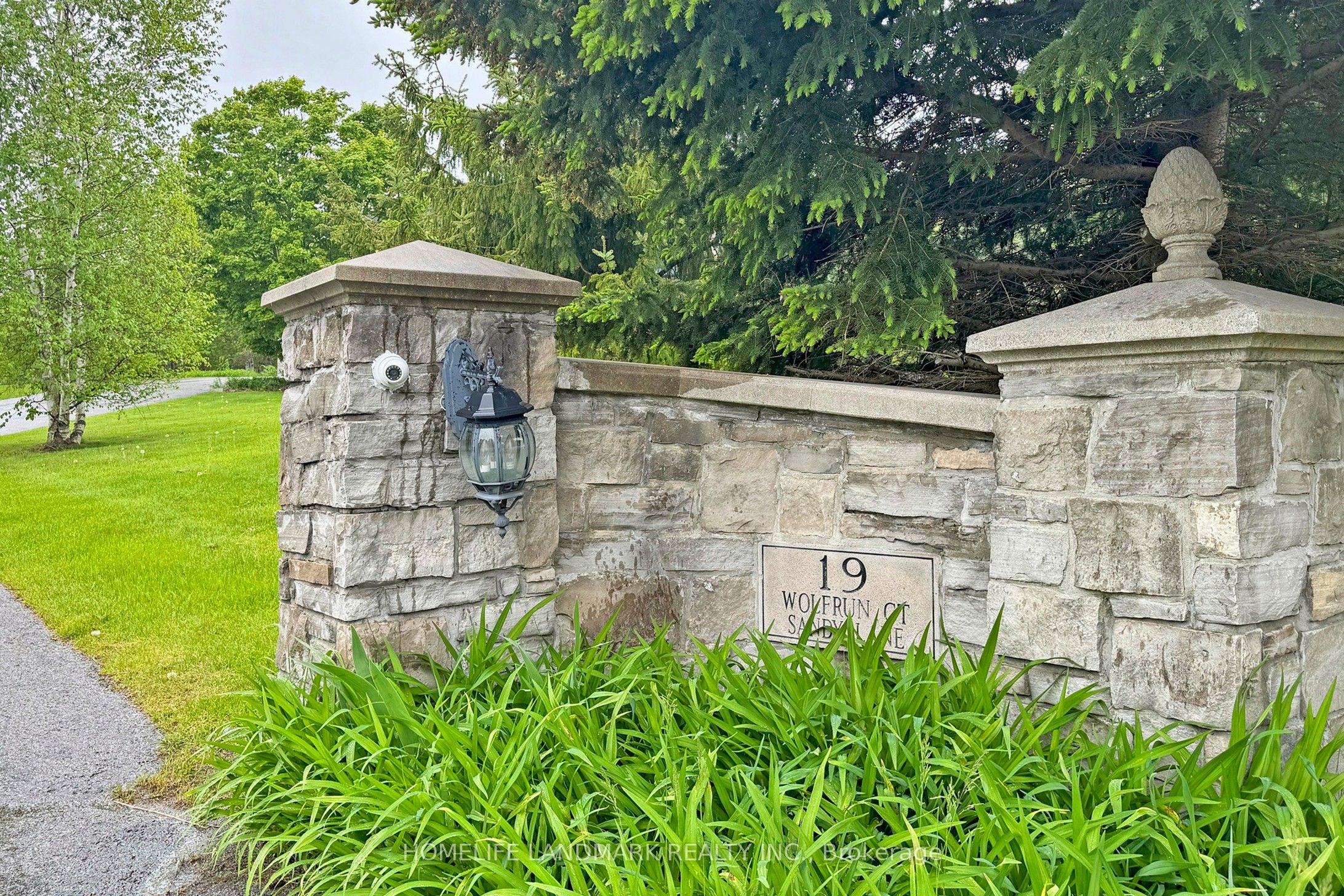 19 Wolf Run Court Property Photo 1