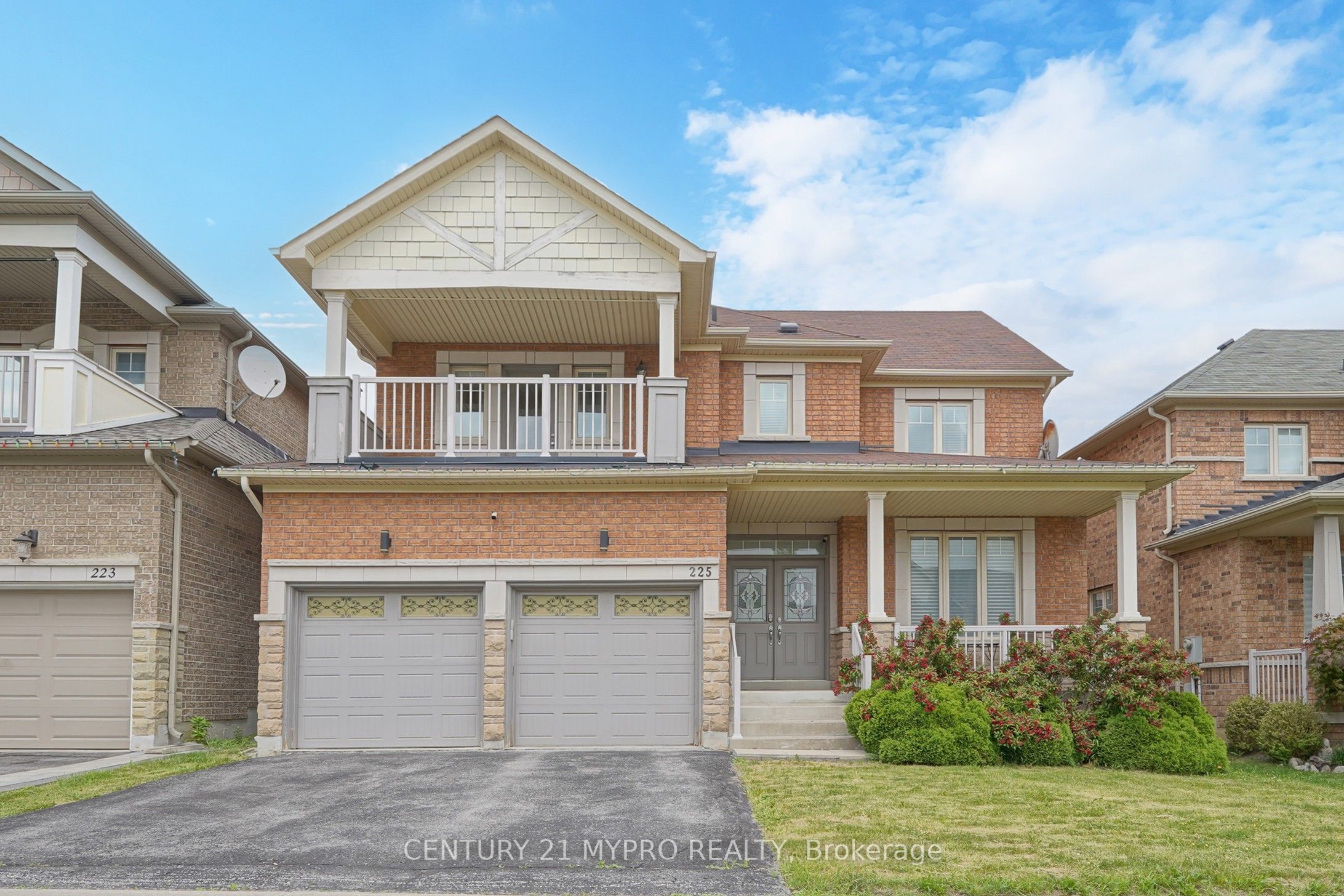 225 Silver Maple Road Property Photo 3