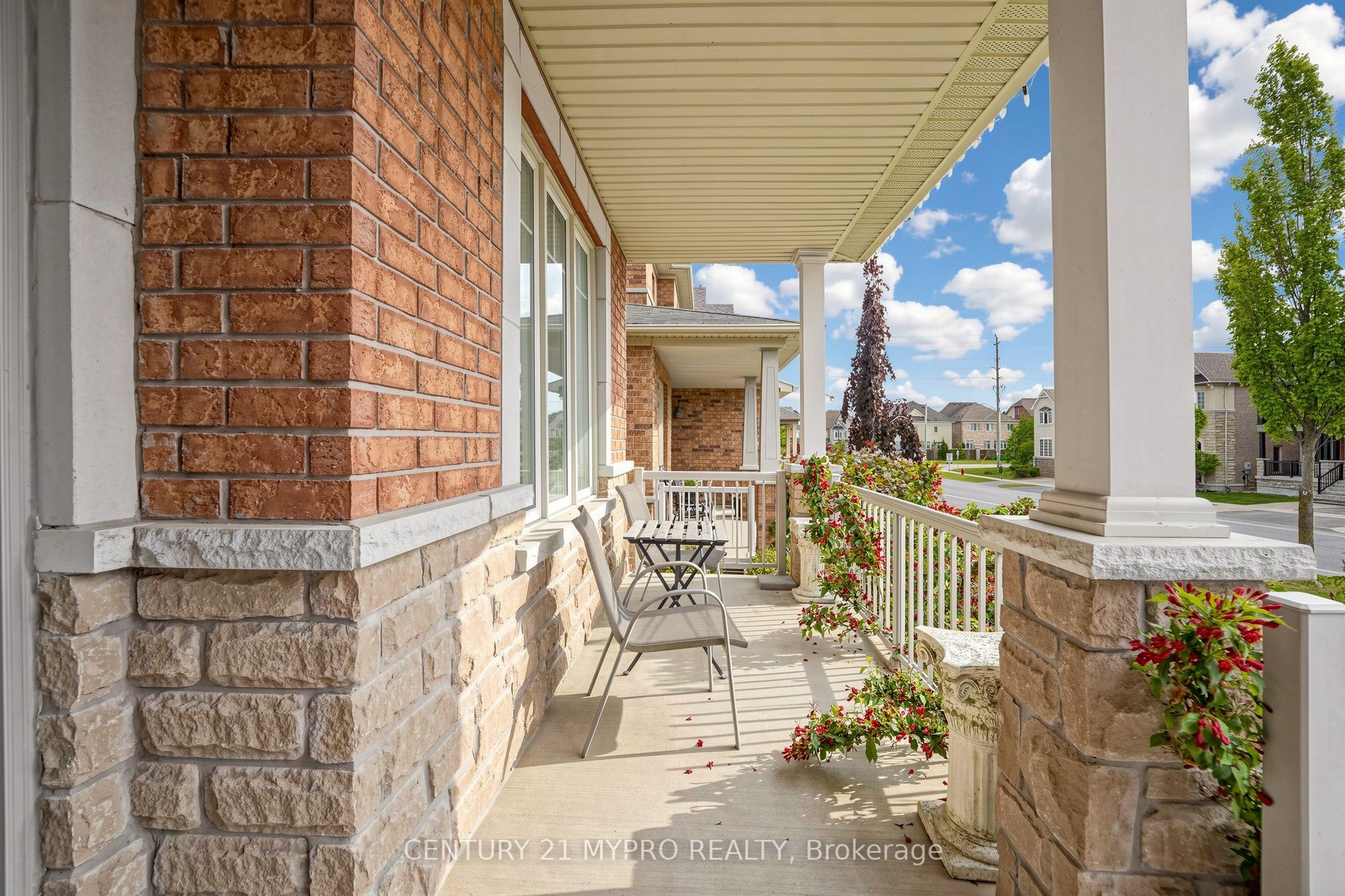 225 Silver Maple Road Property Photo 4
