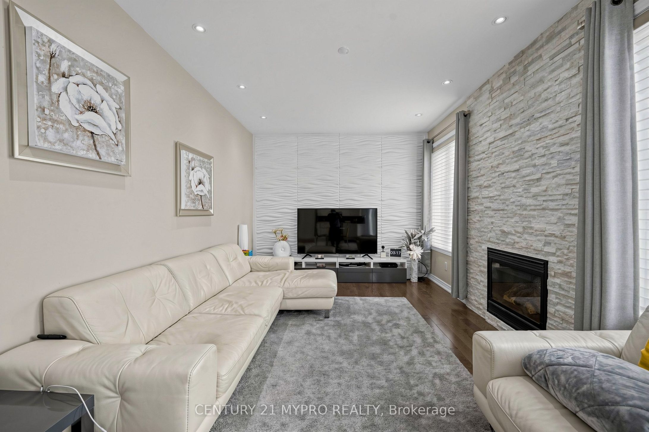 225 Silver Maple Road Property Photo 6