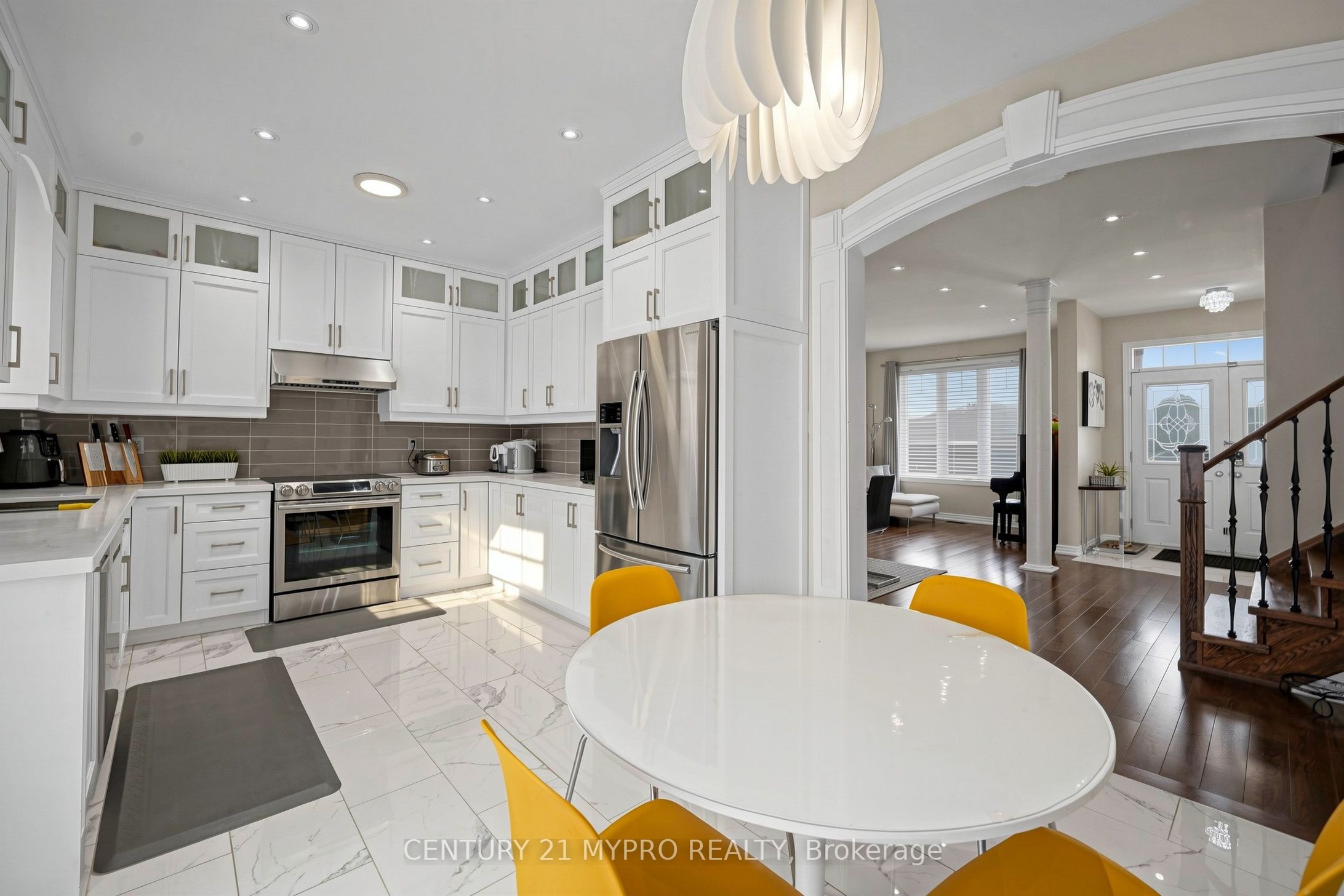 225 Silver Maple Road Property Photo 10
