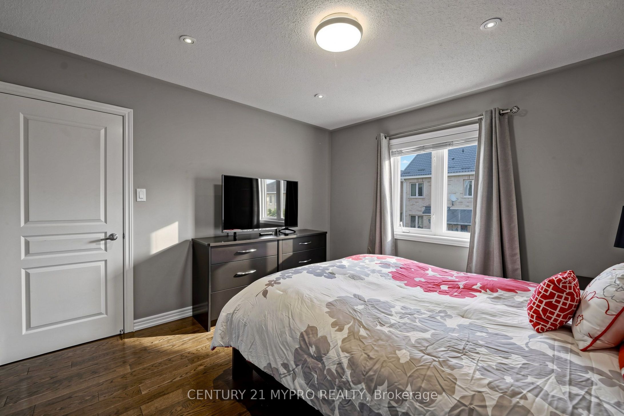 225 Silver Maple Road Property Photo 29