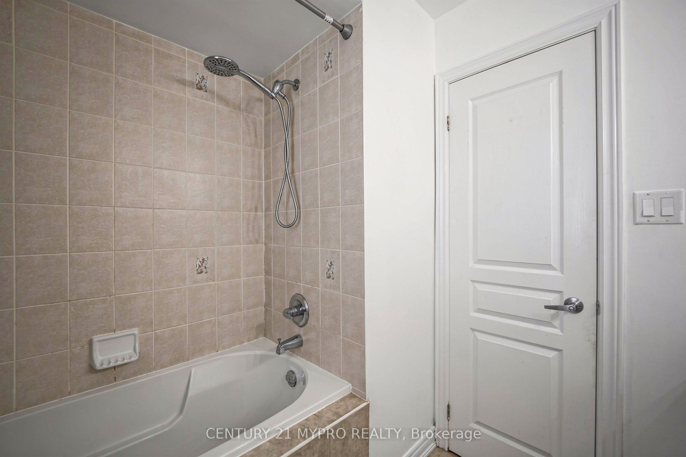 225 Silver Maple Road Property Photo 31