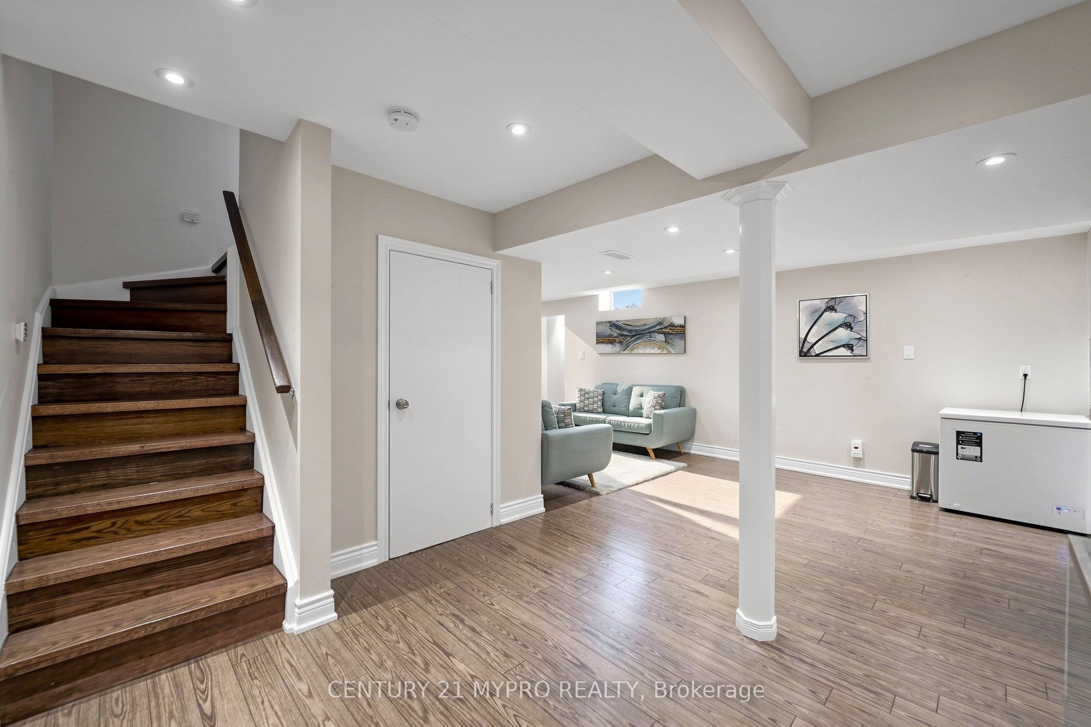225 Silver Maple Road Property Photo 32