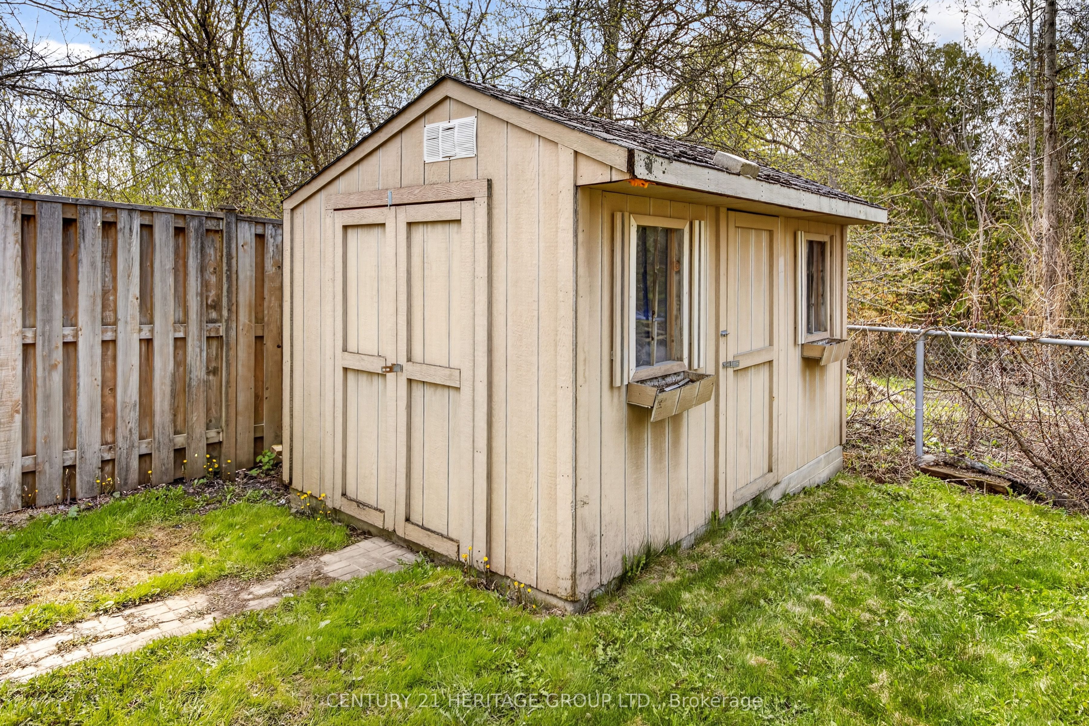 1858 Emerald Court Property Photo 46