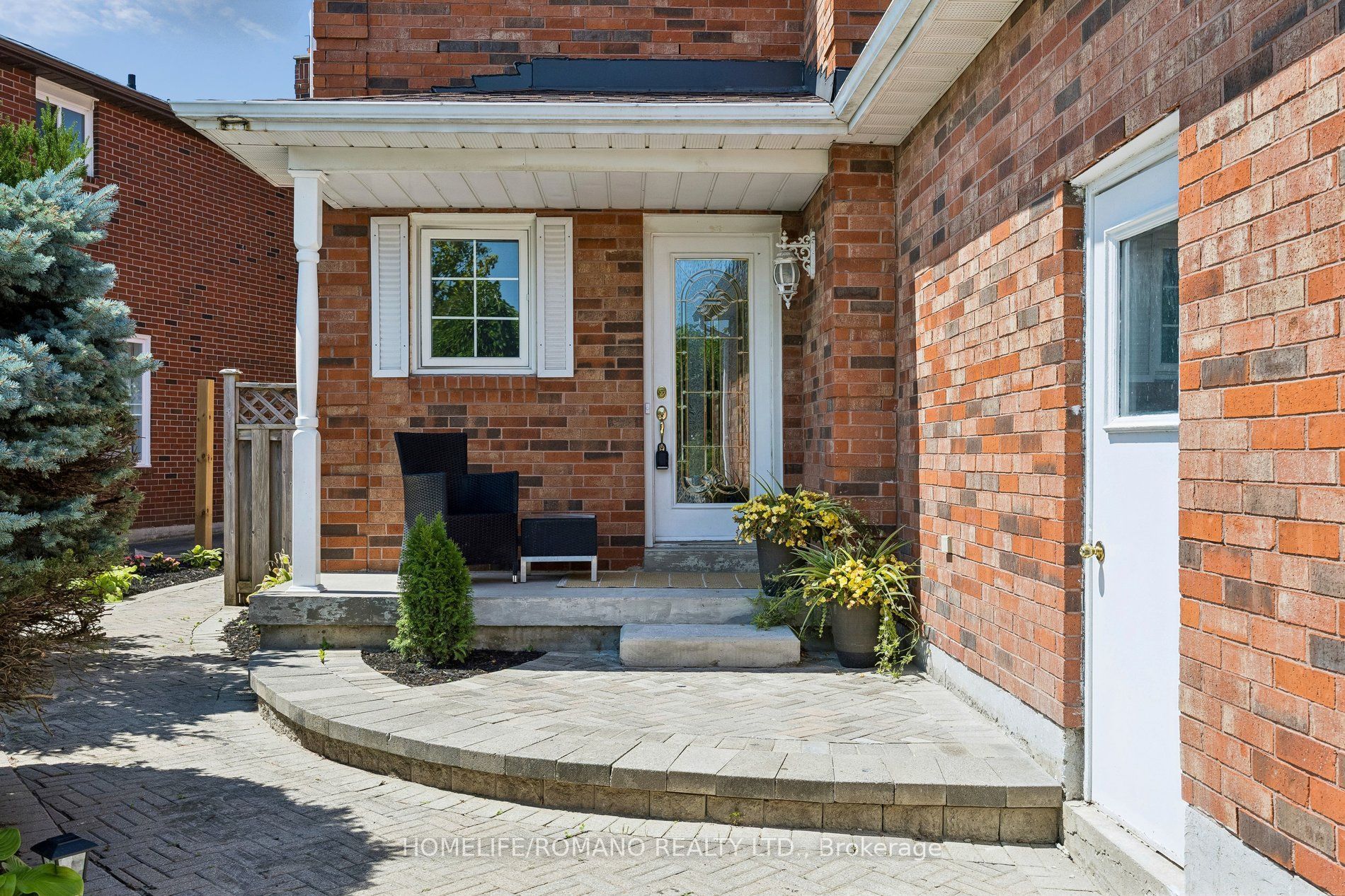 54 Links Road Property Photo 3