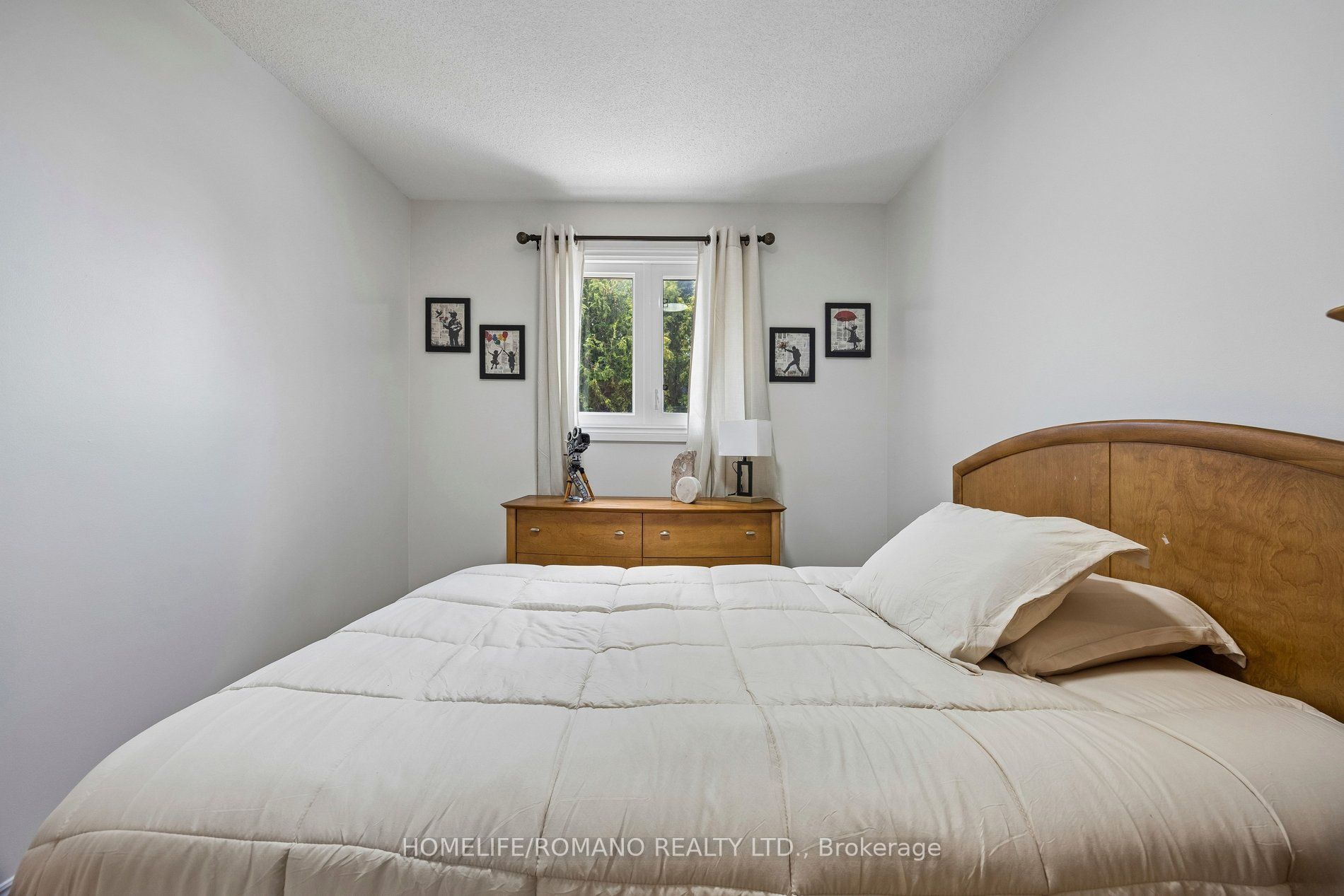 54 Links Road Property Photo 21