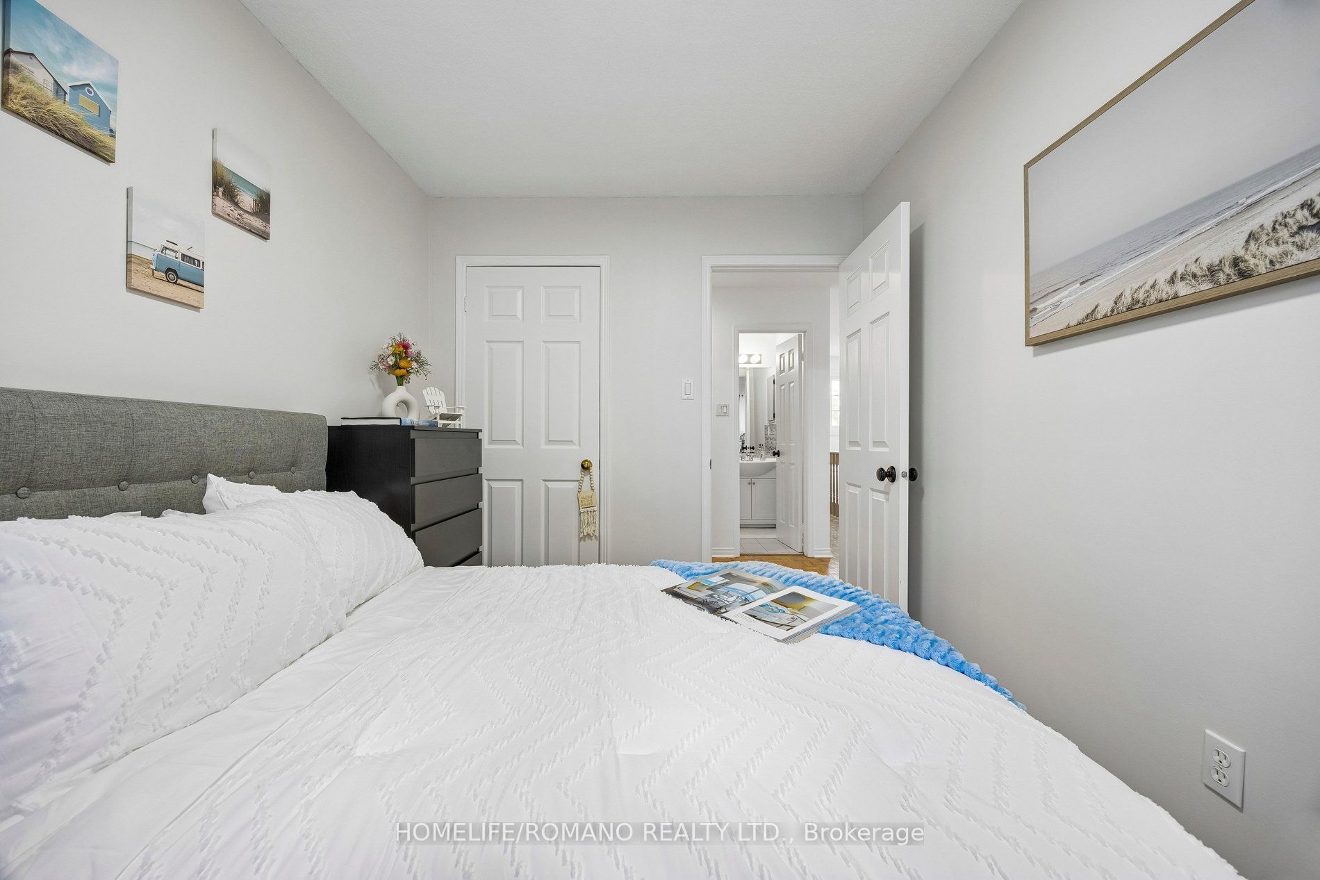 54 Links Road Property Photo 23
