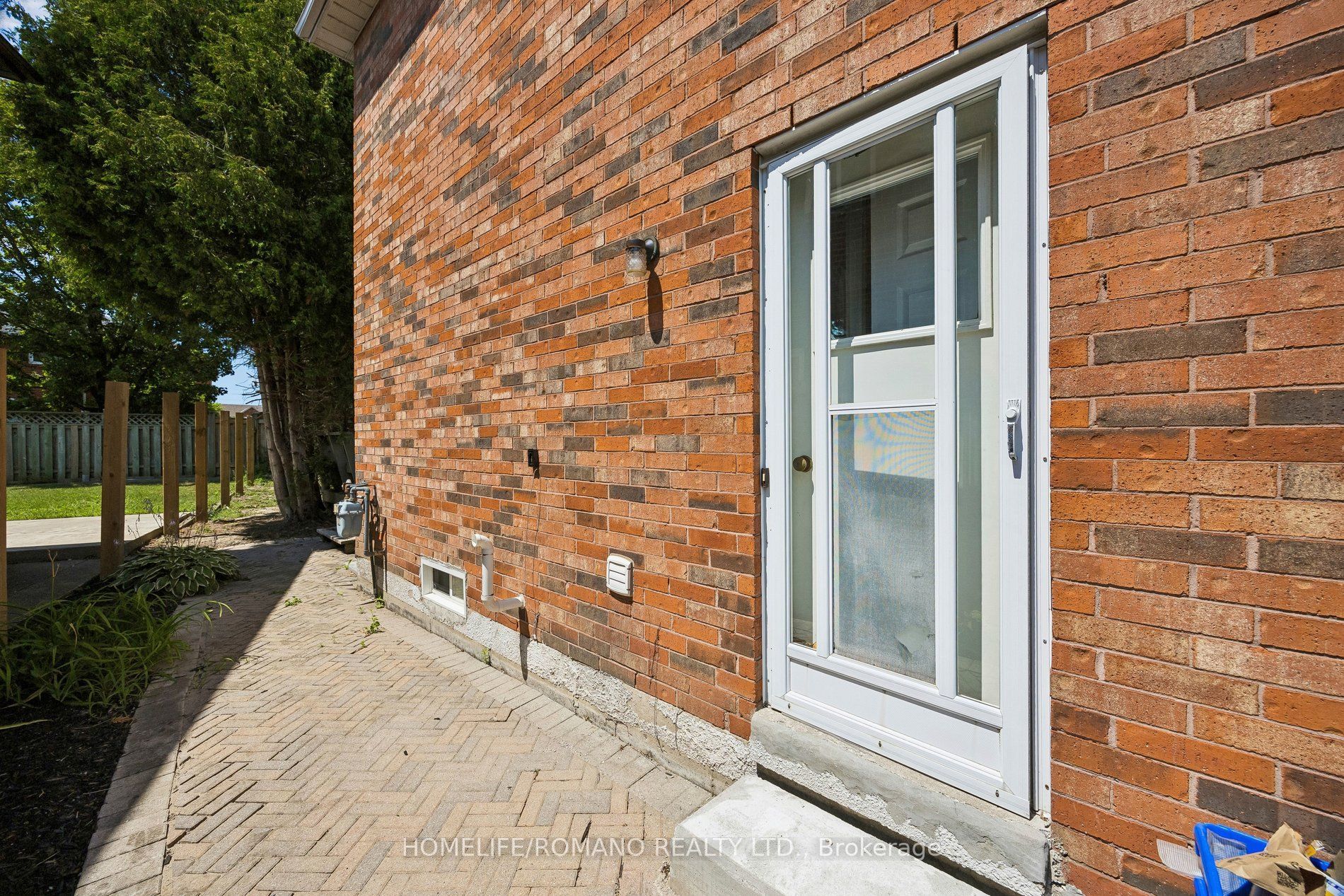 54 Links Road Property Photo 31