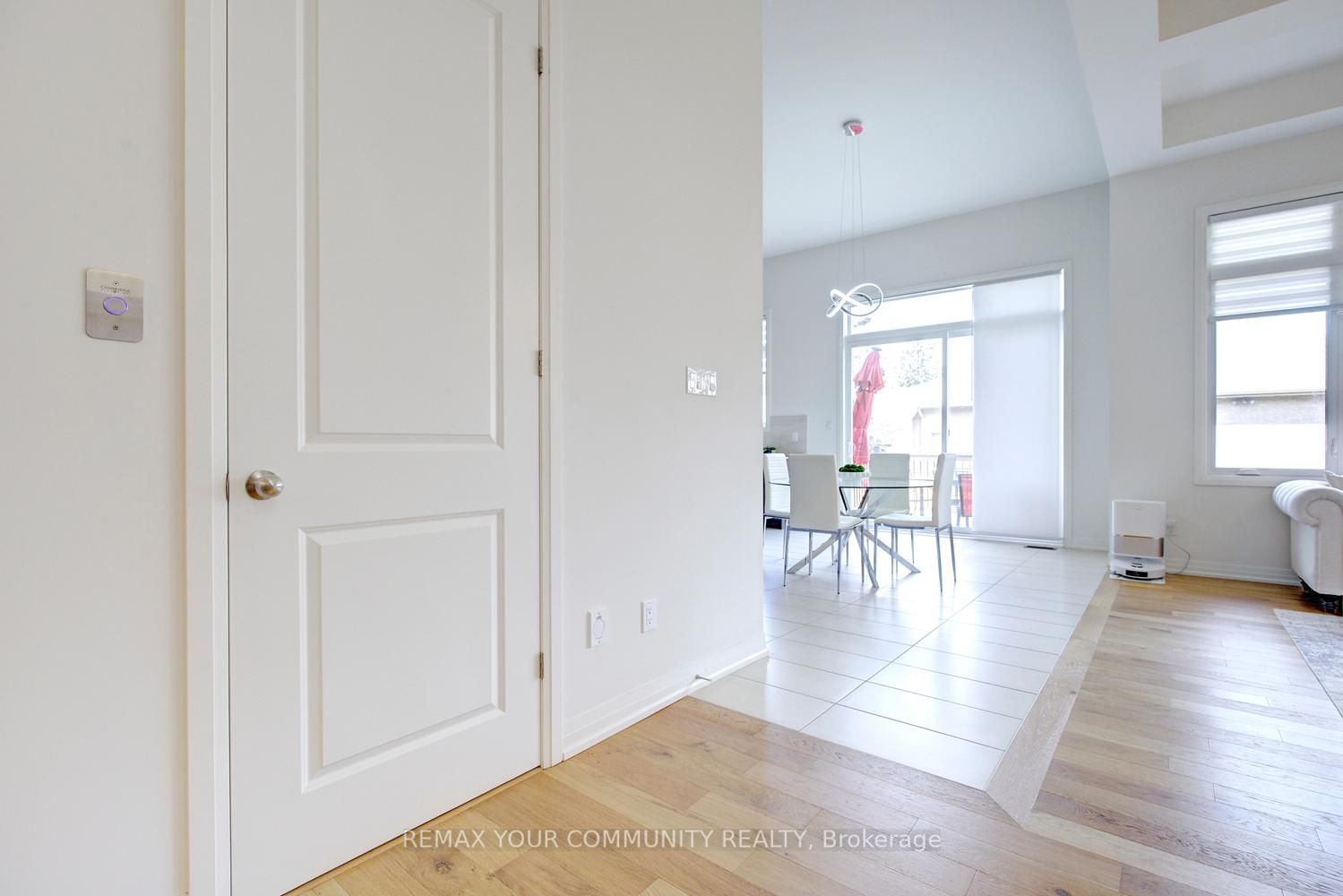 96 Bond Crescent Property Photo 4